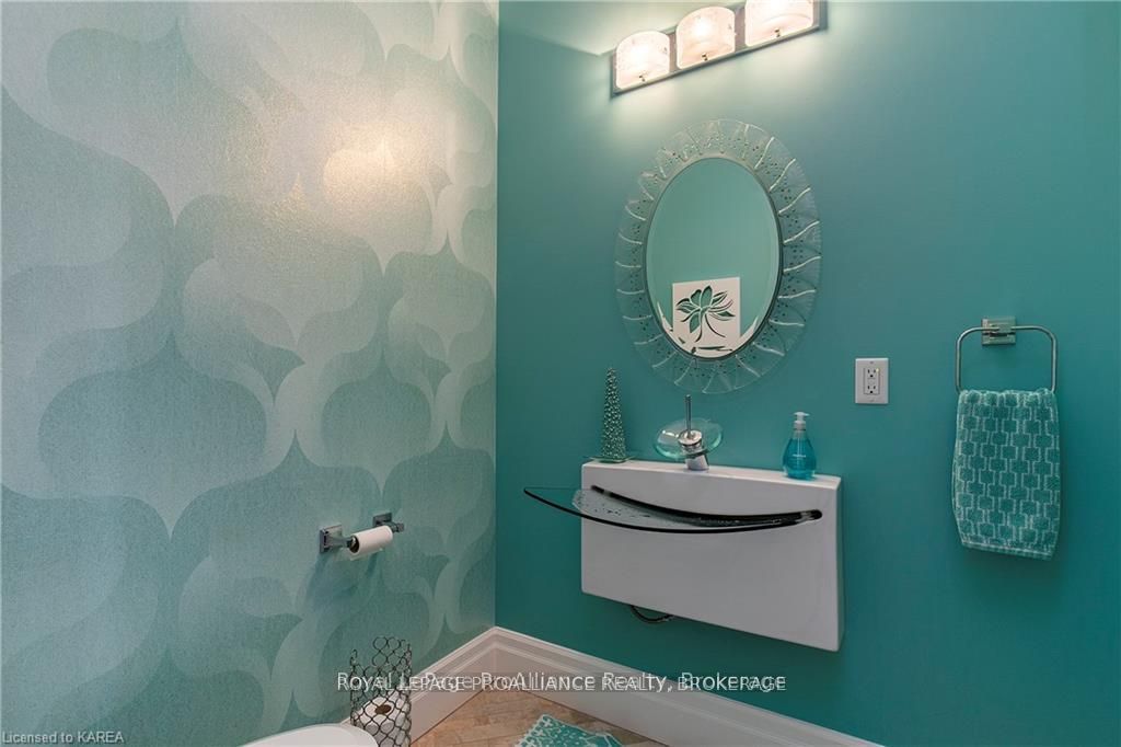 1618 St Lawrence Avenue Property Photo 41