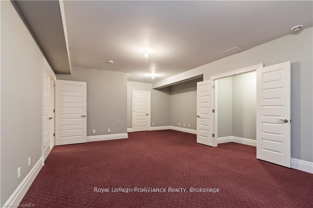 1618 St Lawrence Avenue Property Photo 45