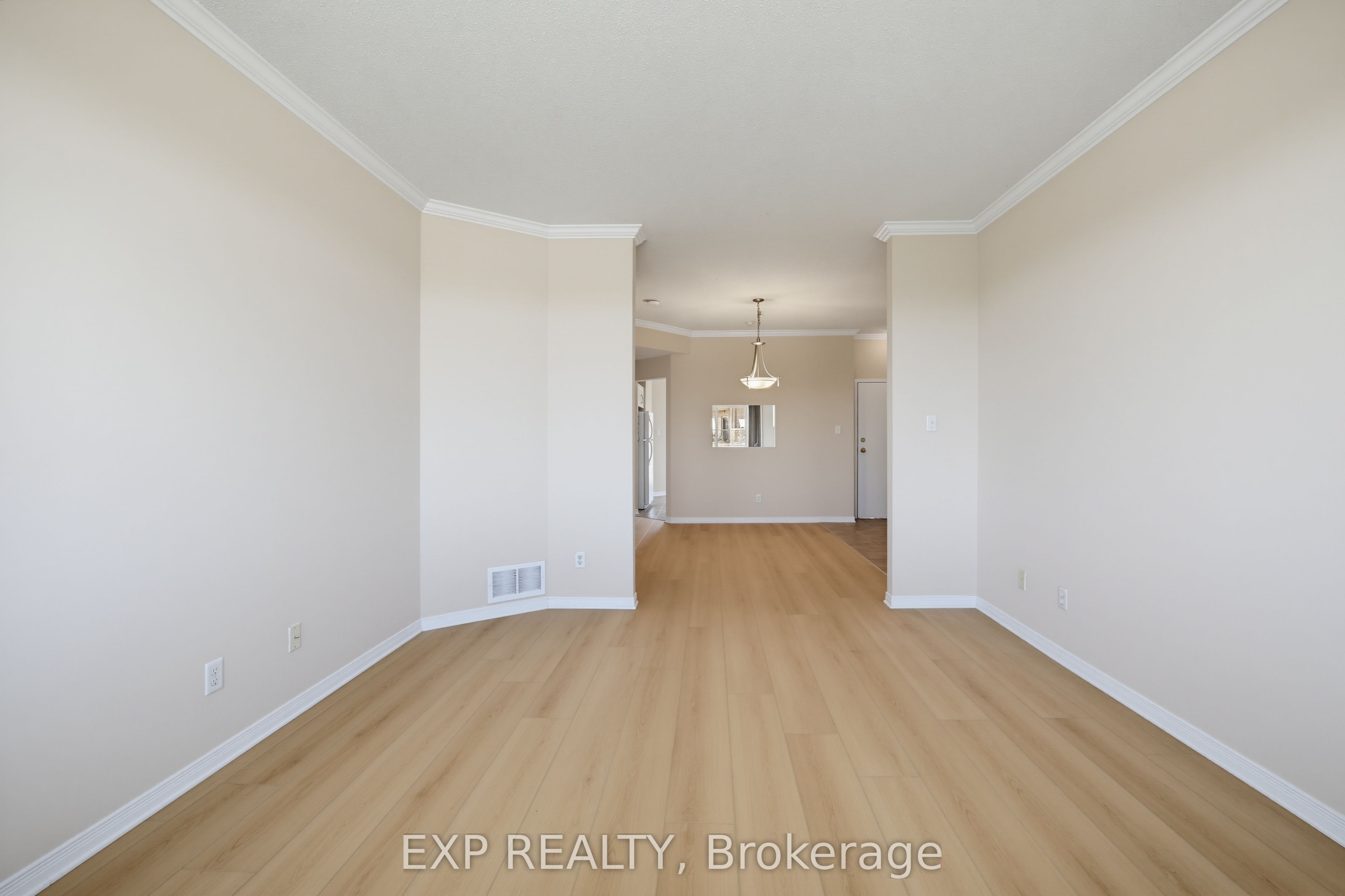 190 Rustic Hills Crescent 7 Property Photo 8