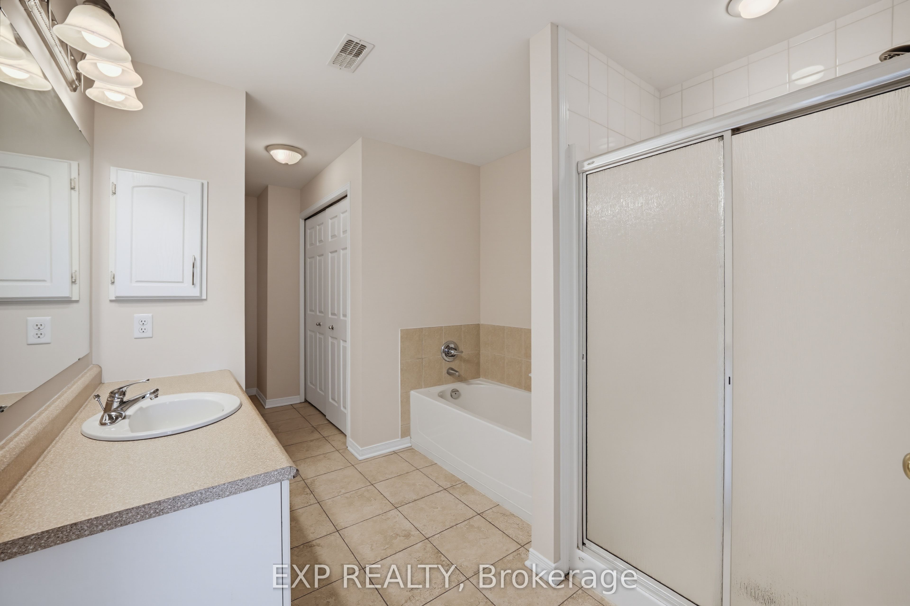 190 Rustic Hills Crescent 7 Property Photo 11