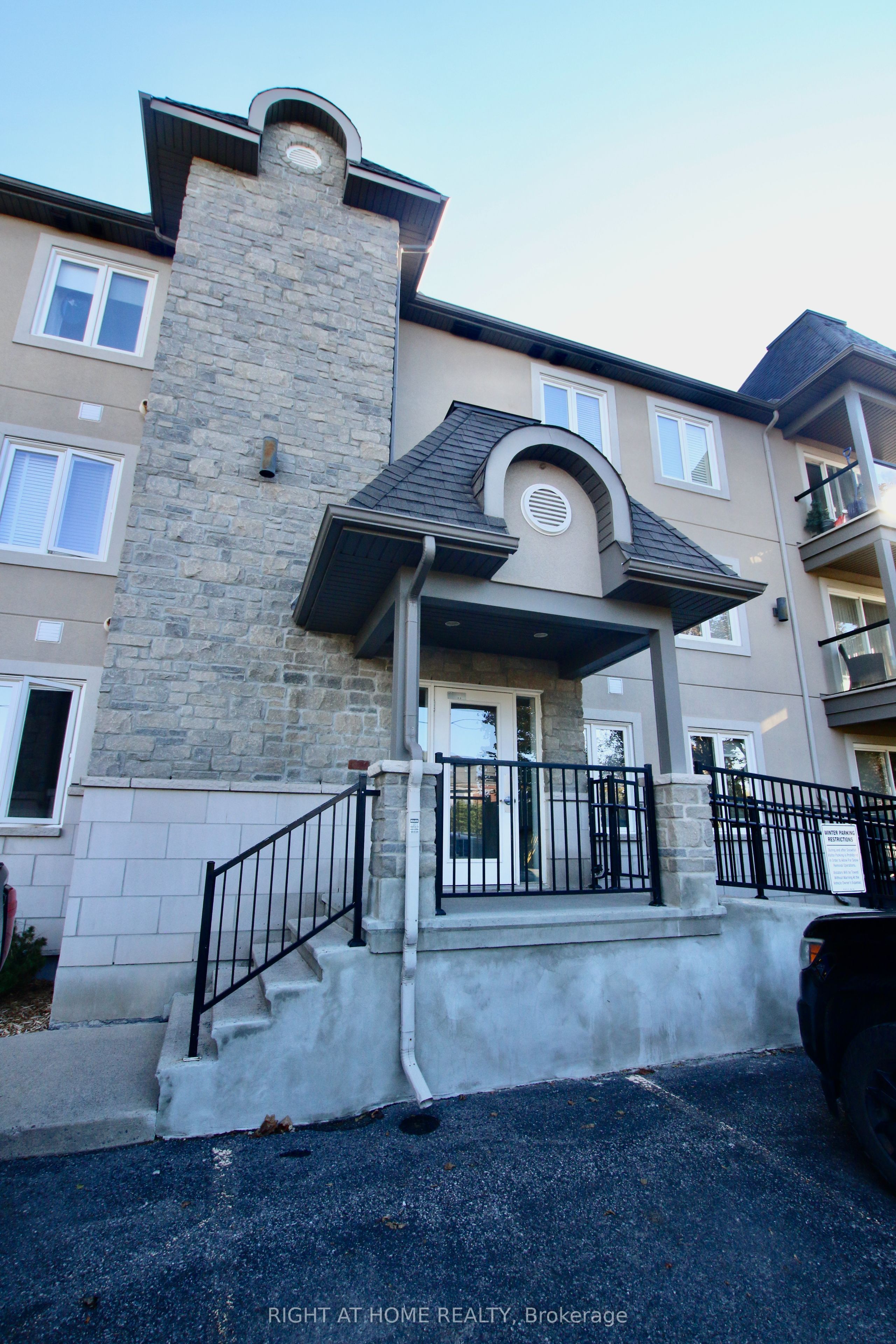 2 Warner Street 301 Property Photo 2