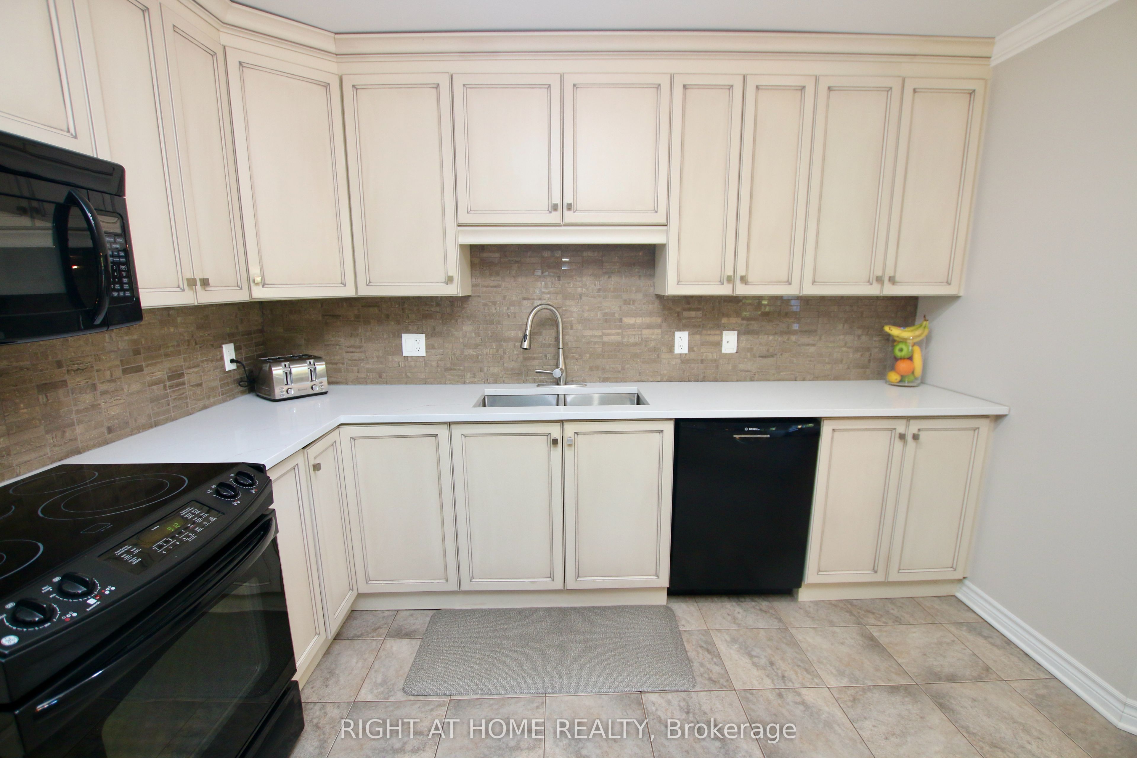 2 Warner Street 301 Property Photo 7