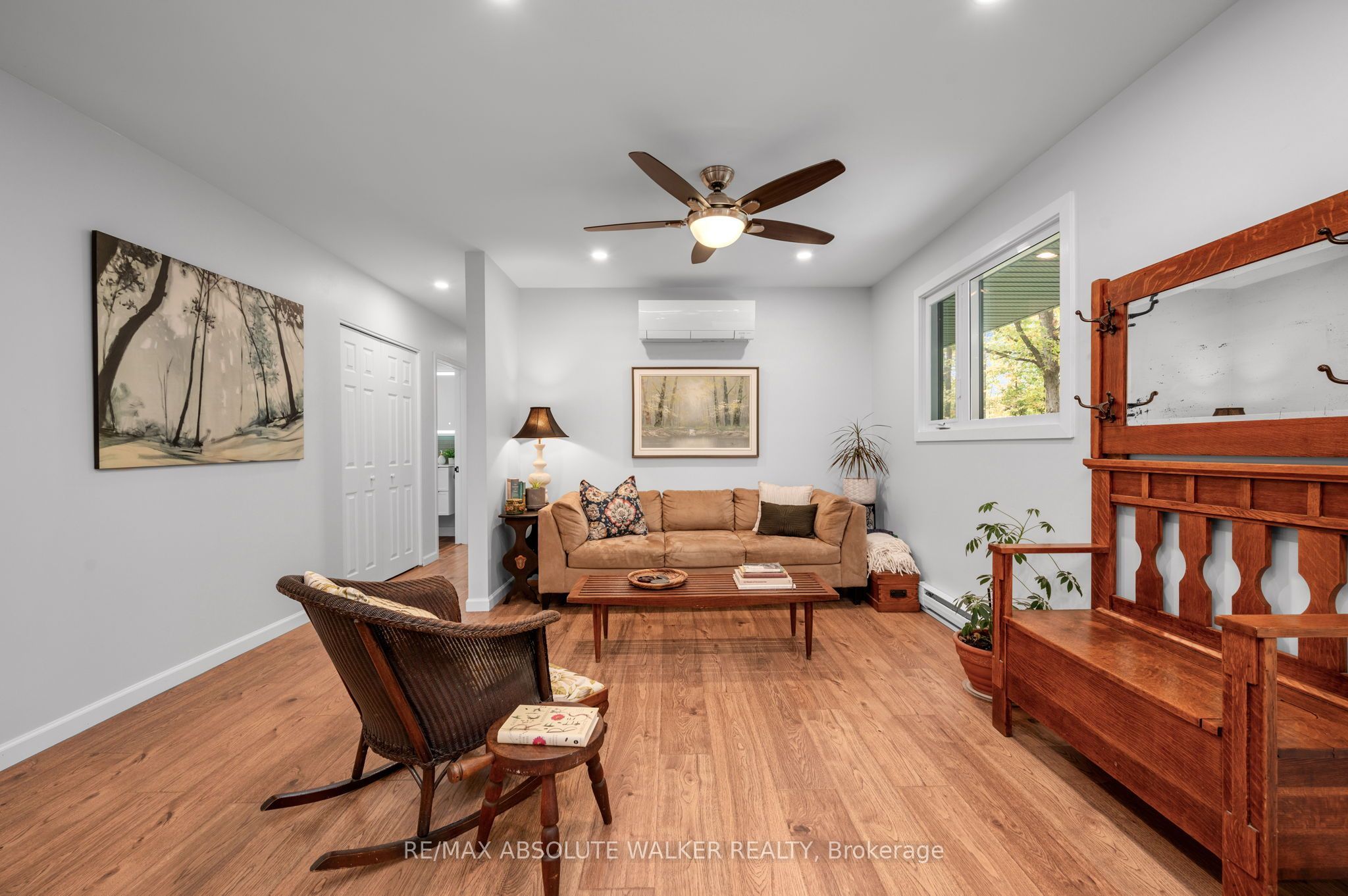 1679 Century Road E Property Photo 3