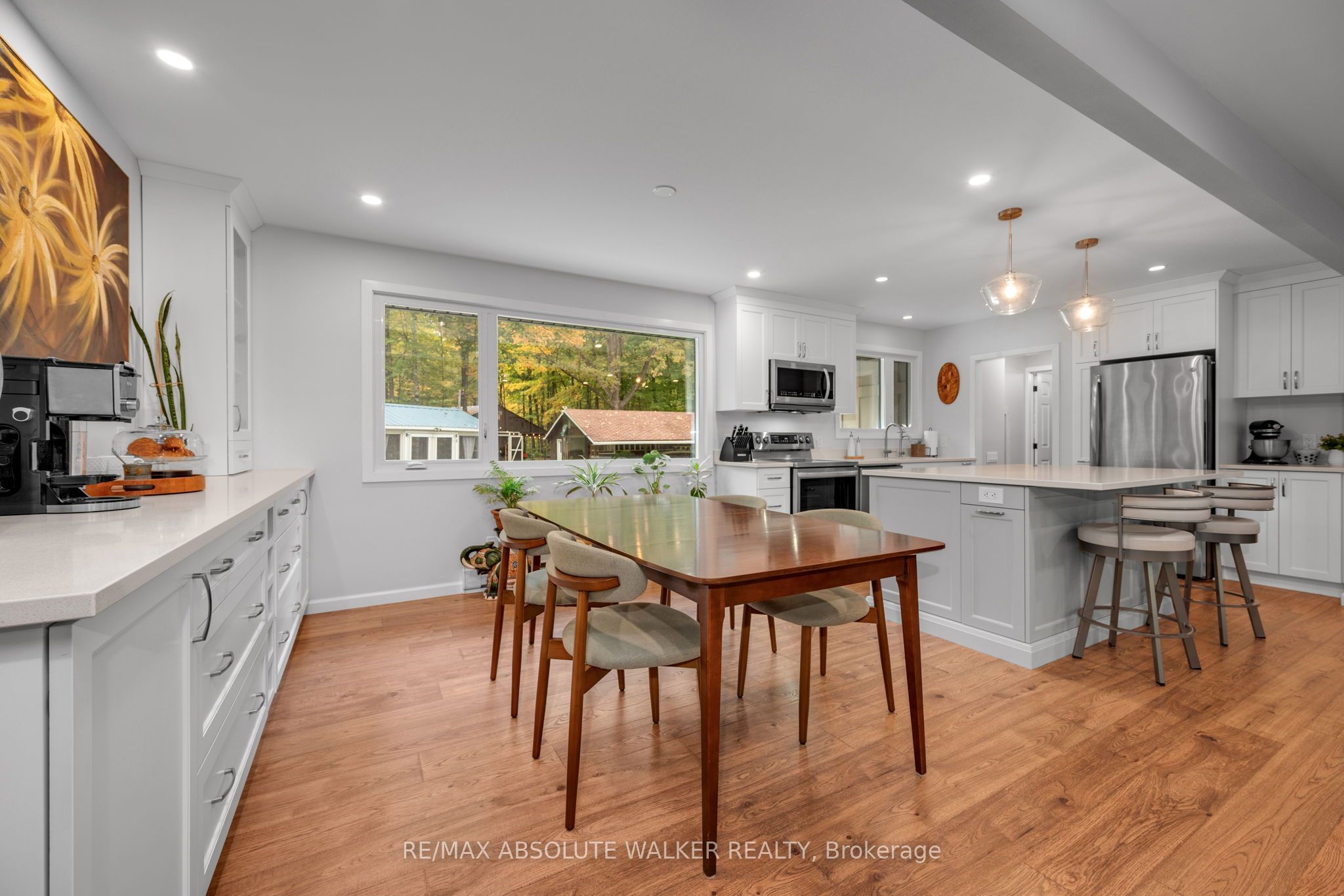 1679 Century Road E Property Photo 6