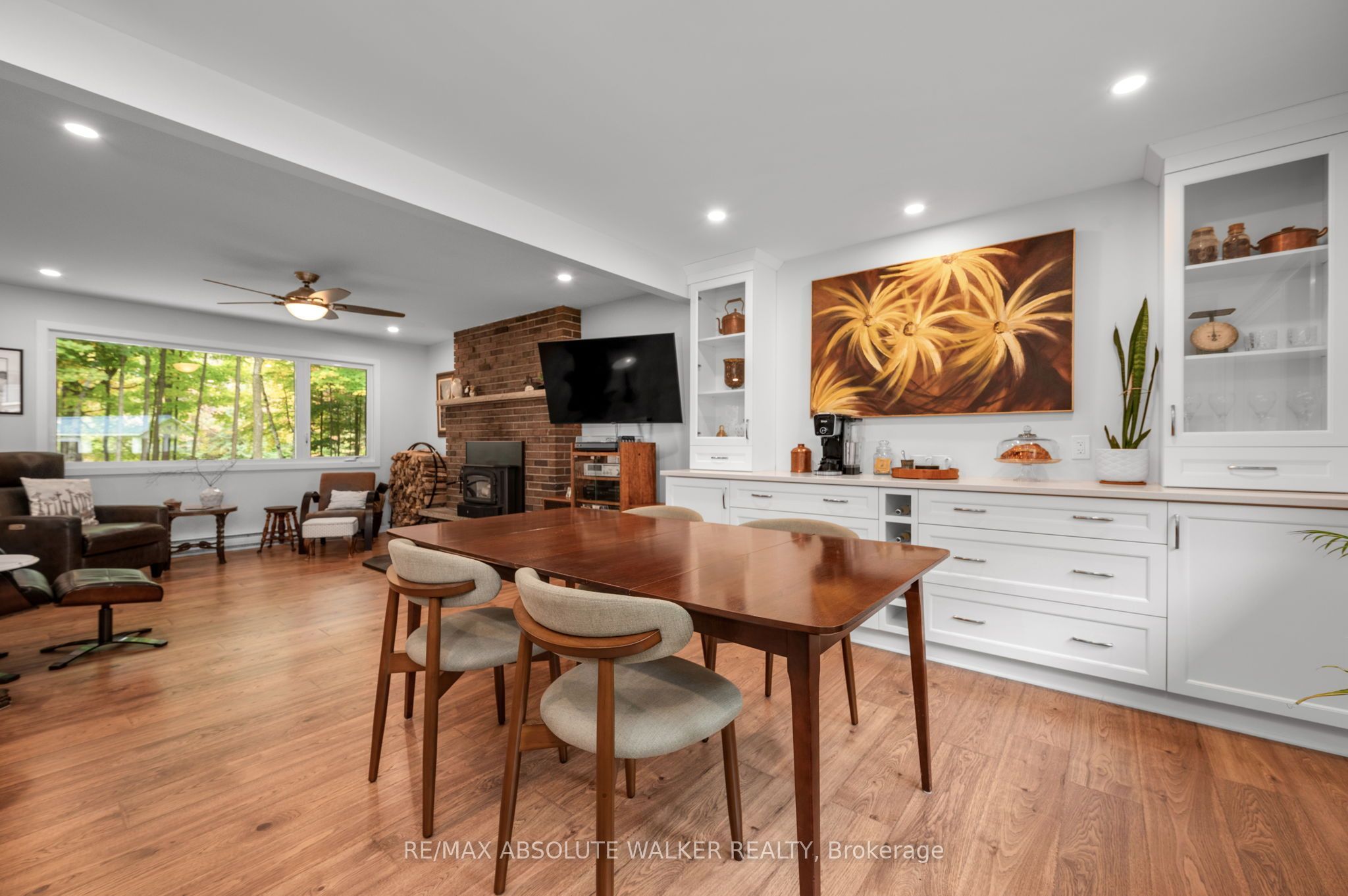 1679 Century Road E Property Photo 7