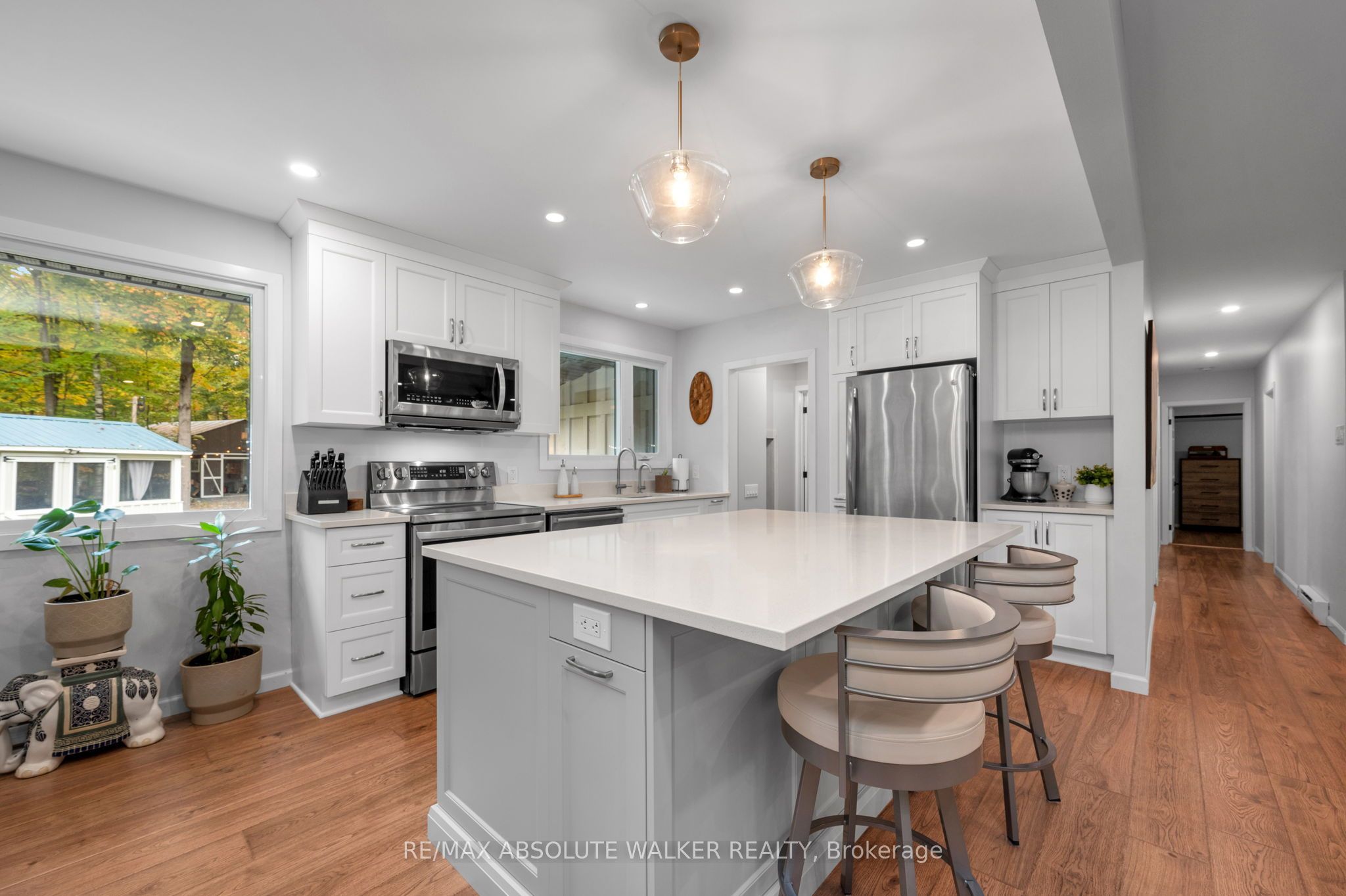 1679 Century Road E Property Photo 8