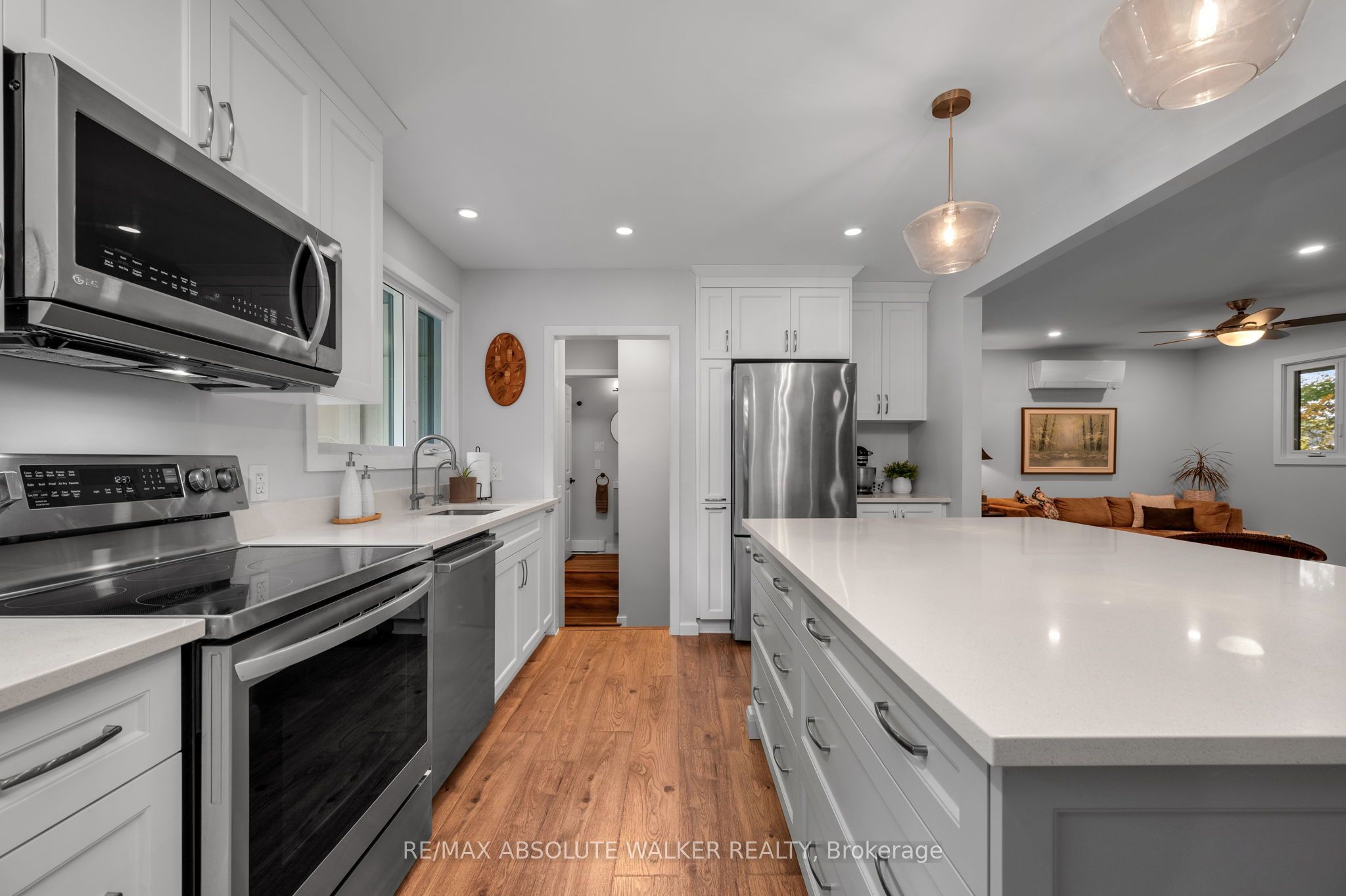 1679 Century Road E Property Photo 11