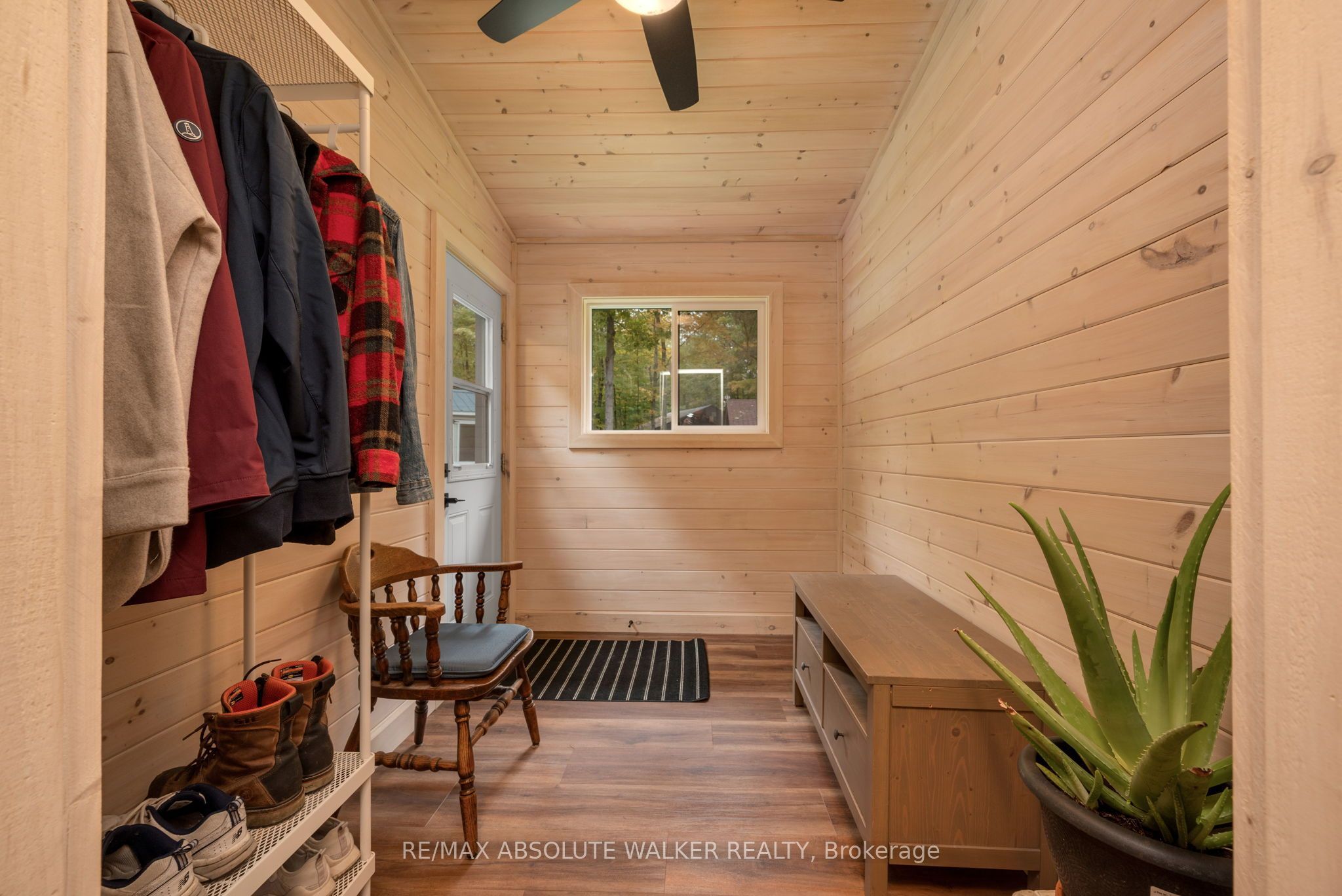 1679 Century Road E Property Photo 18