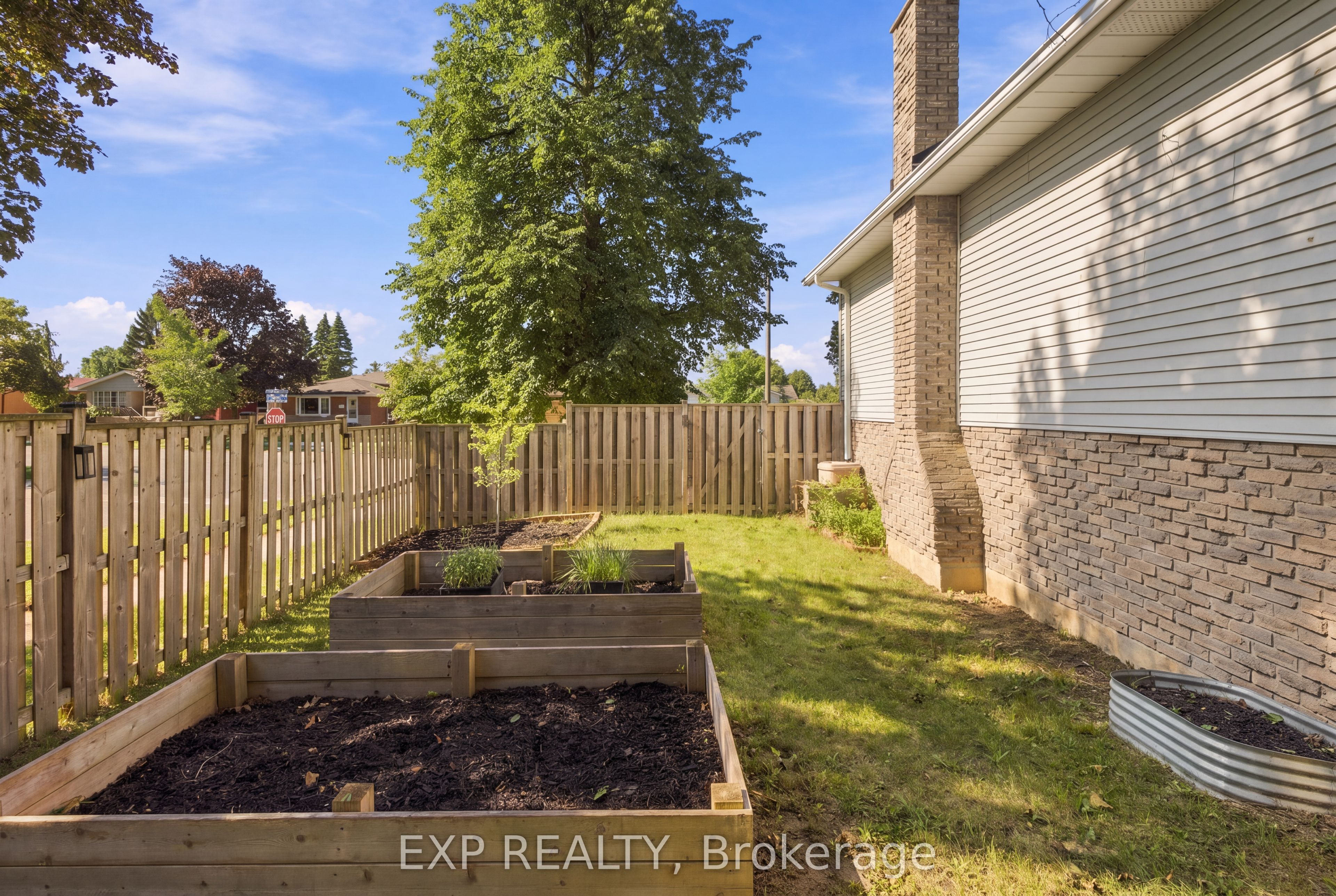 178 Laurentian Drive Property Photo 35