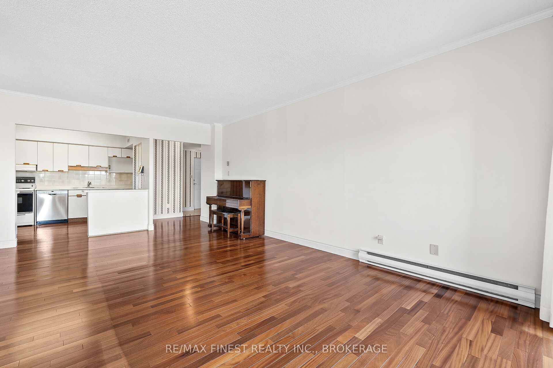 1000 King Street W 302 Property Photo 7