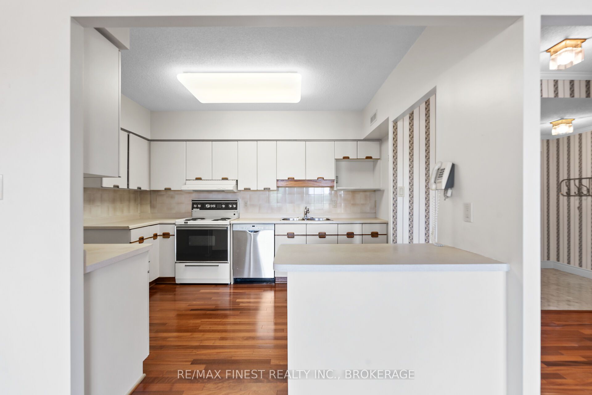 1000 King Street W 302 Property Photo 15