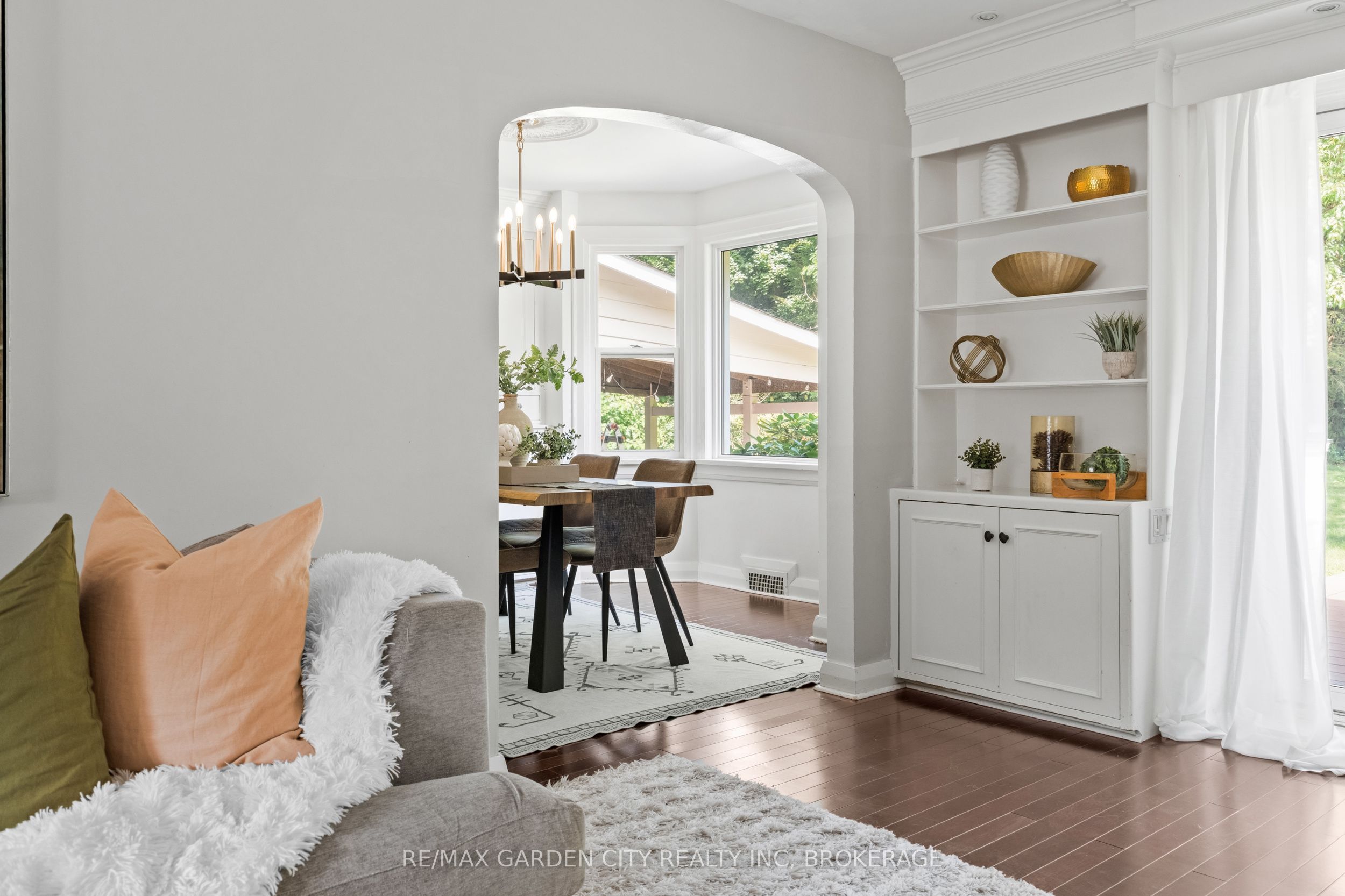6751 Barker Street Property Photo 10
