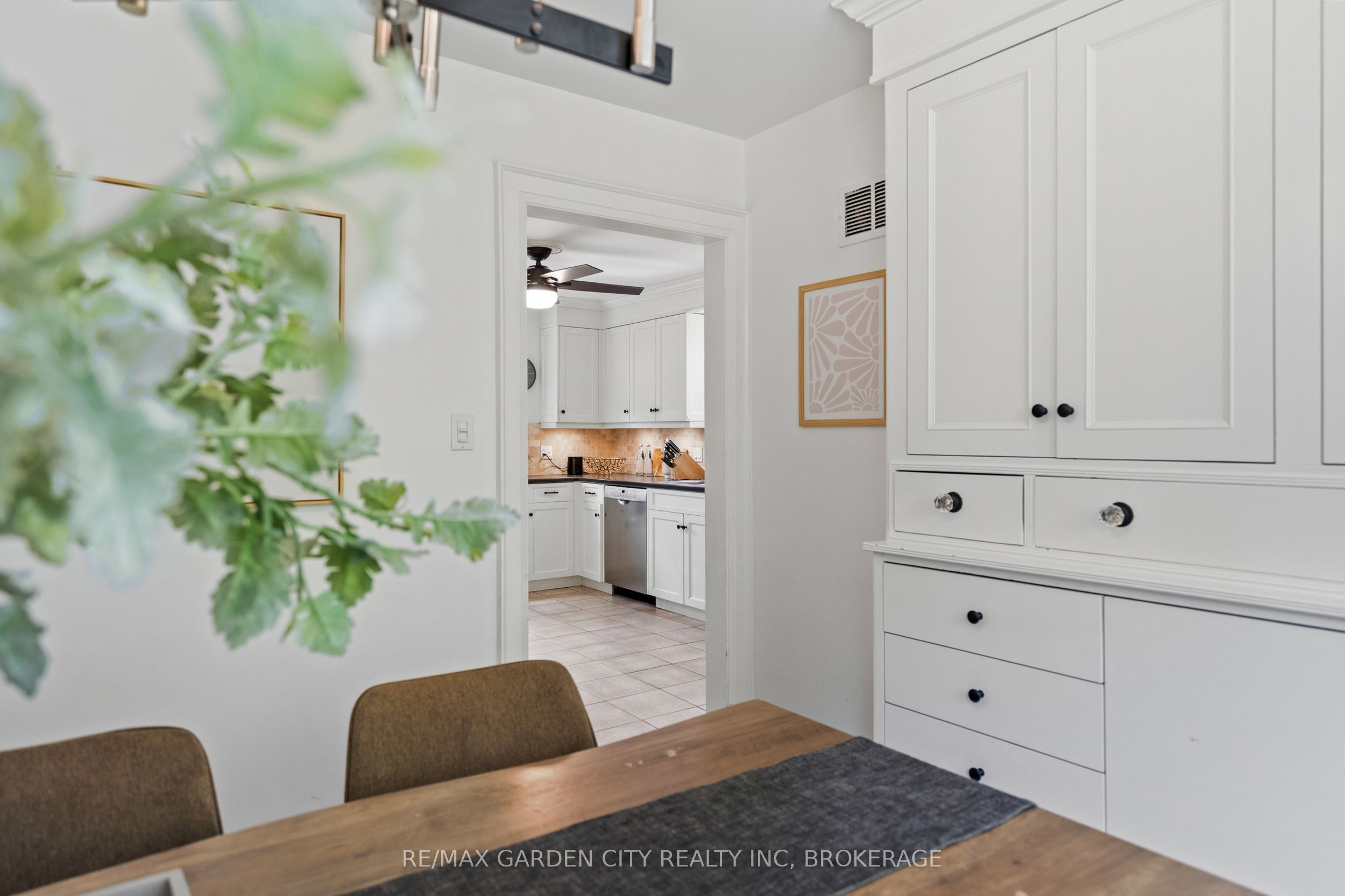 6751 Barker Street Property Photo 12