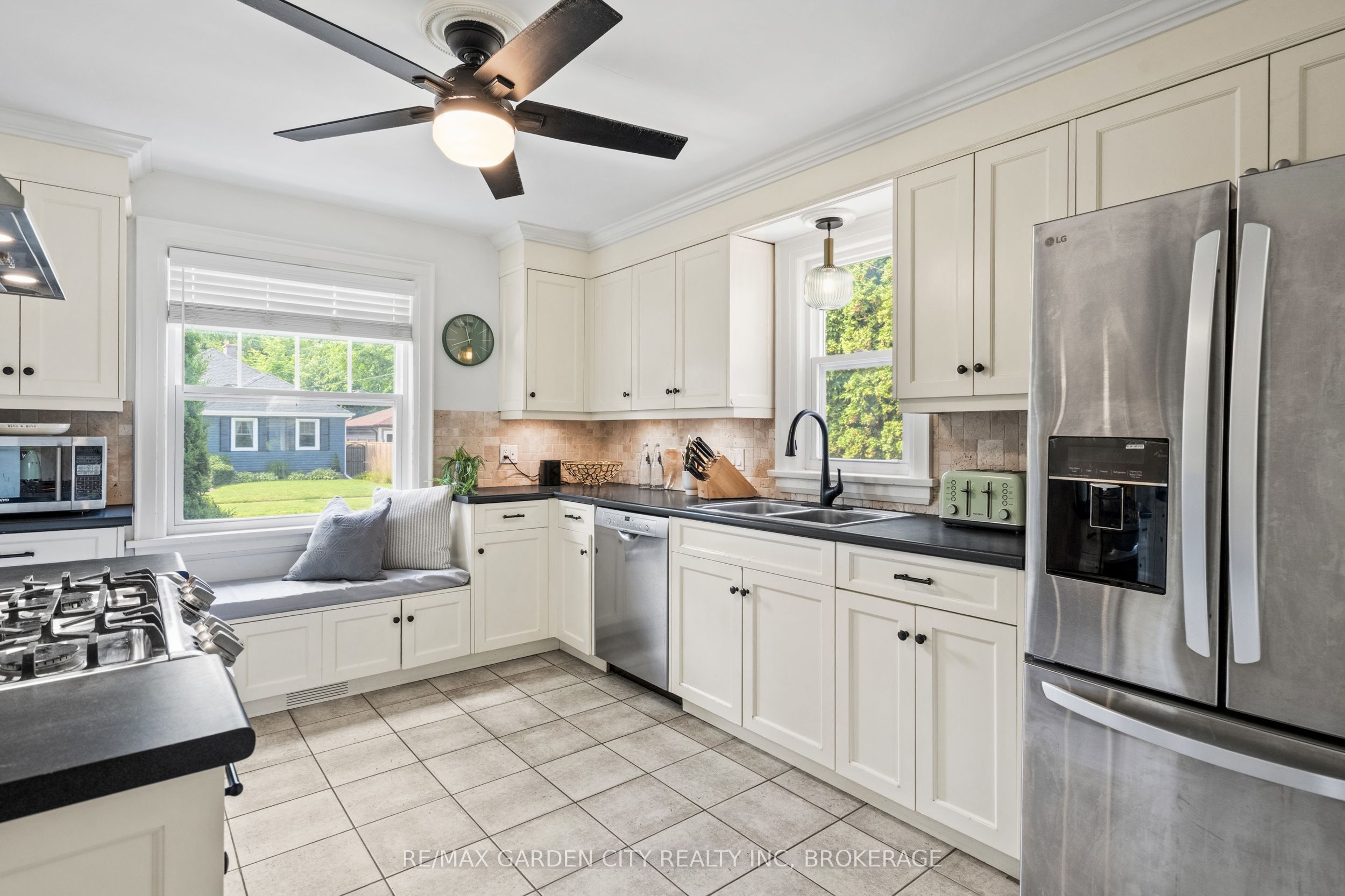6751 Barker Street Property Photo 15