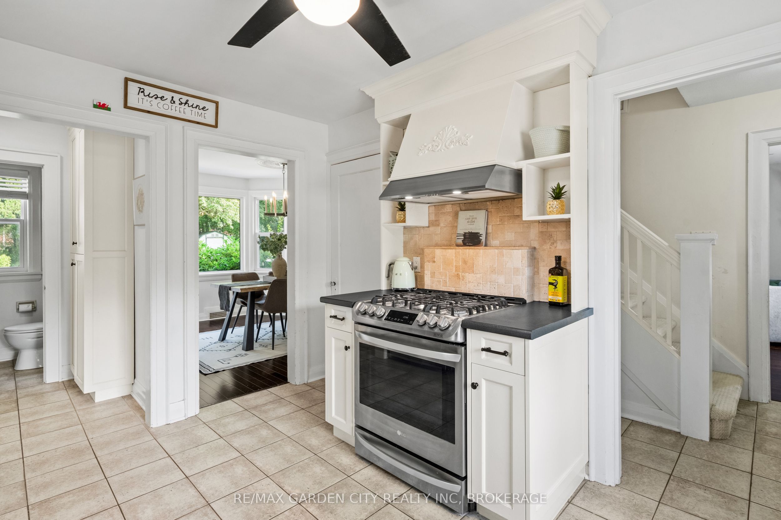 6751 Barker Street Property Photo 16