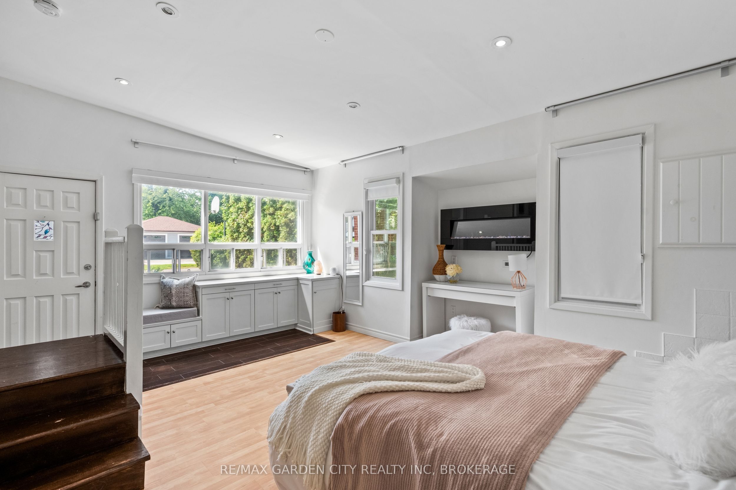 6751 Barker Street Property Photo 21