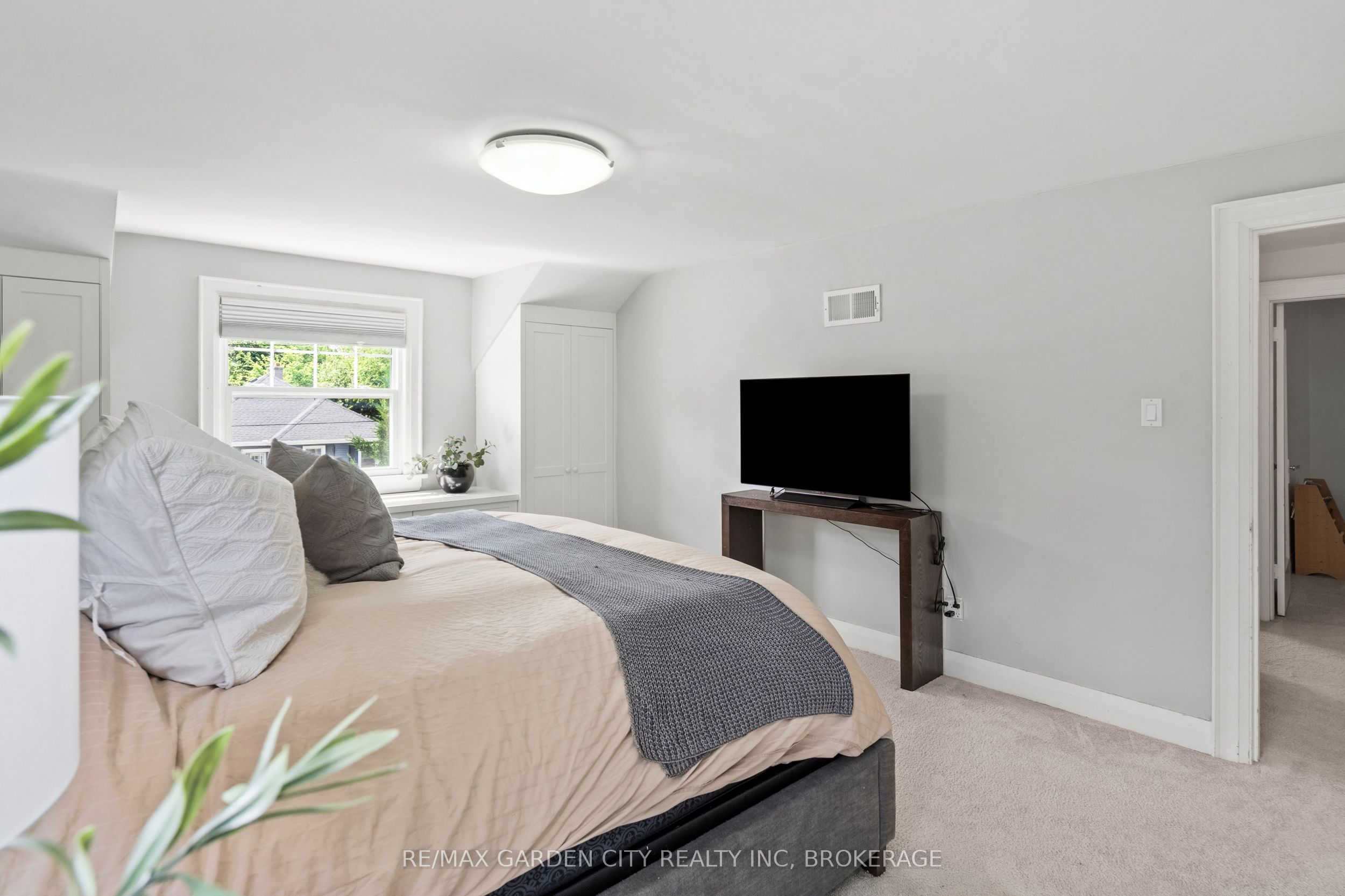 6751 Barker Street Property Photo 24