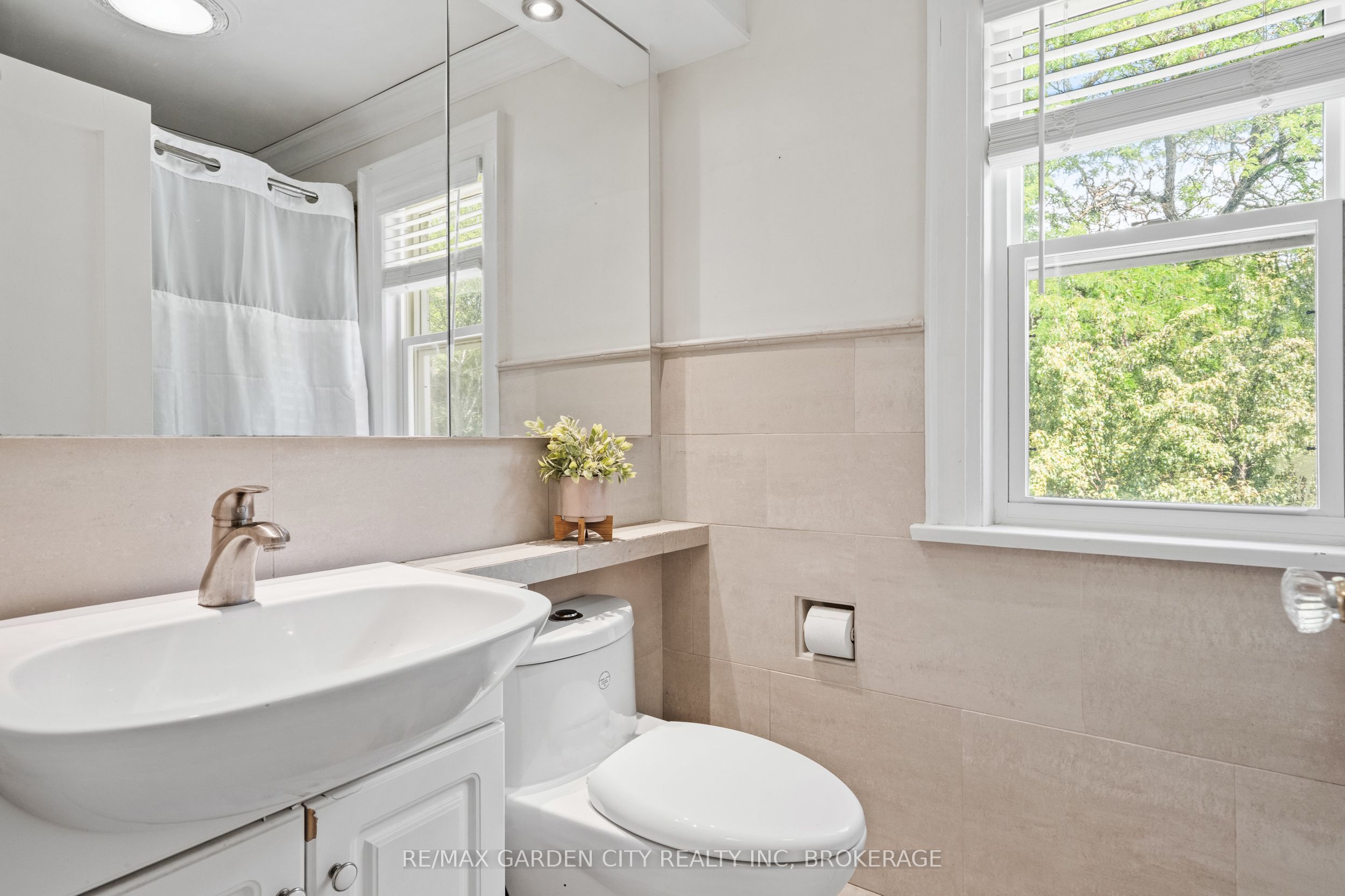6751 Barker Street Property Photo 26