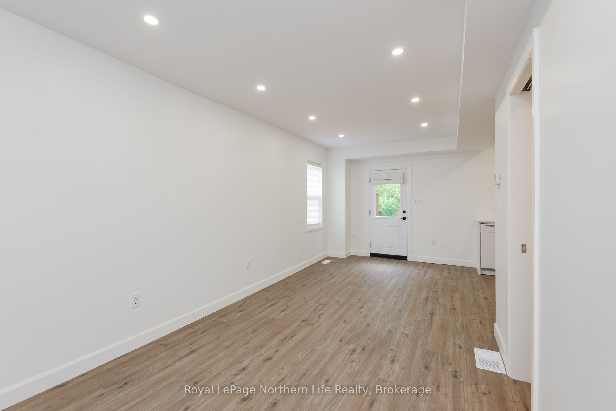 253 Second Avenue W Property Photo 15