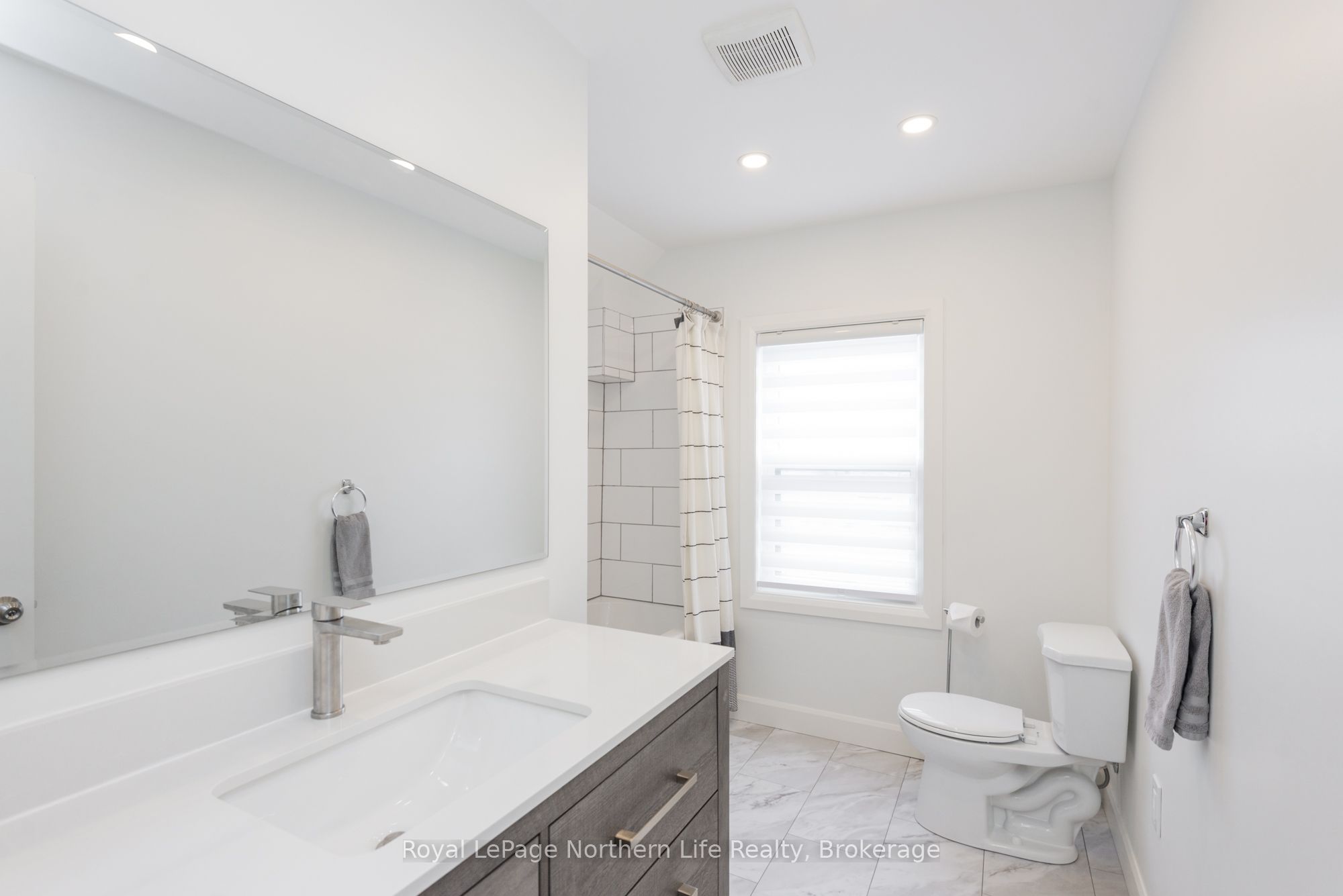 253 Second Avenue W Property Photo 20