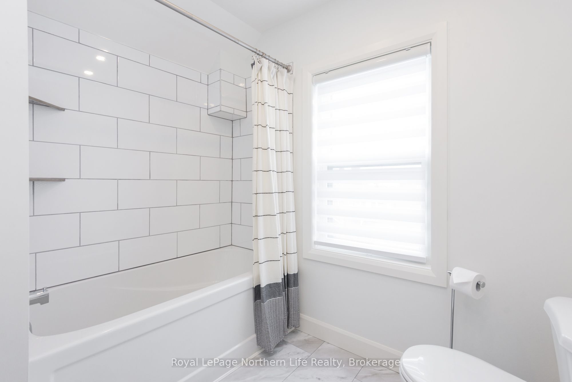 253 Second Avenue W Property Photo 21