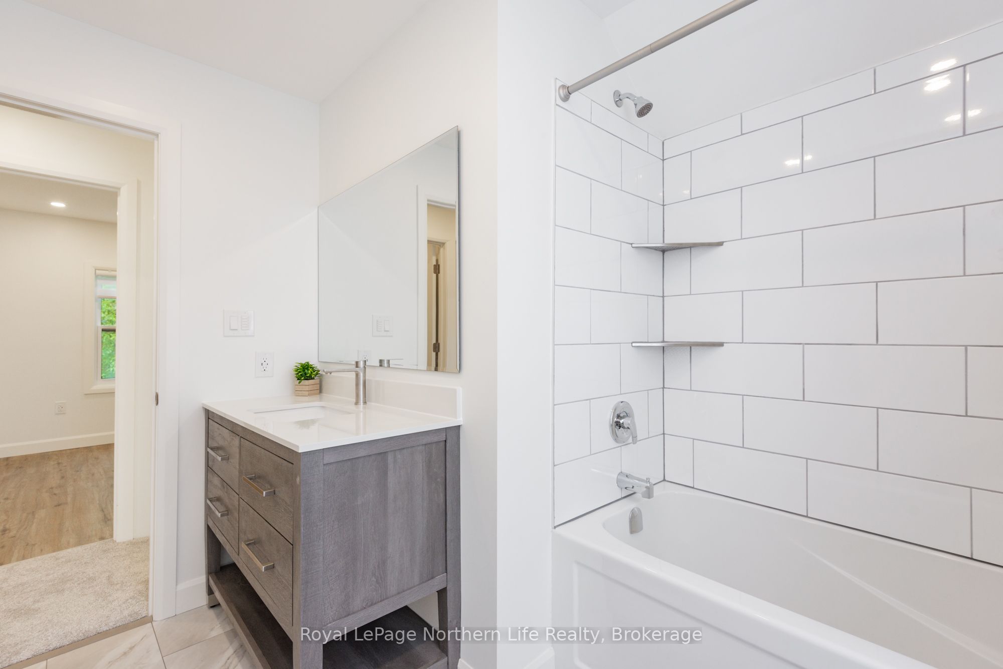 253 Second Avenue W Property Photo 22