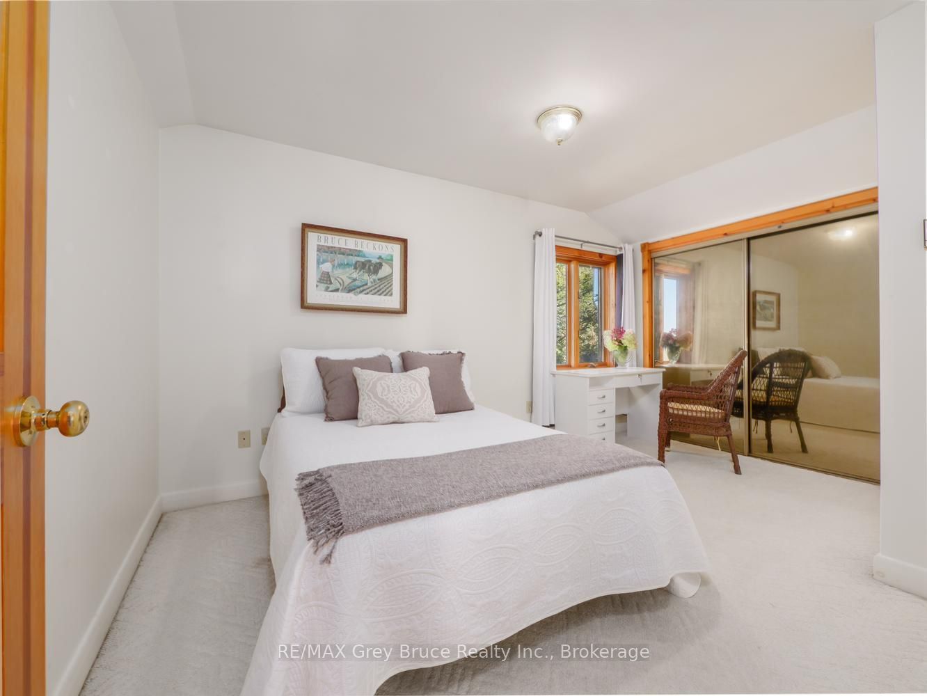 150 Shoreline Avenue Property Photo 22