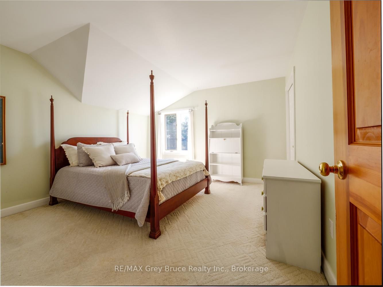 150 Shoreline Avenue Property Photo 24