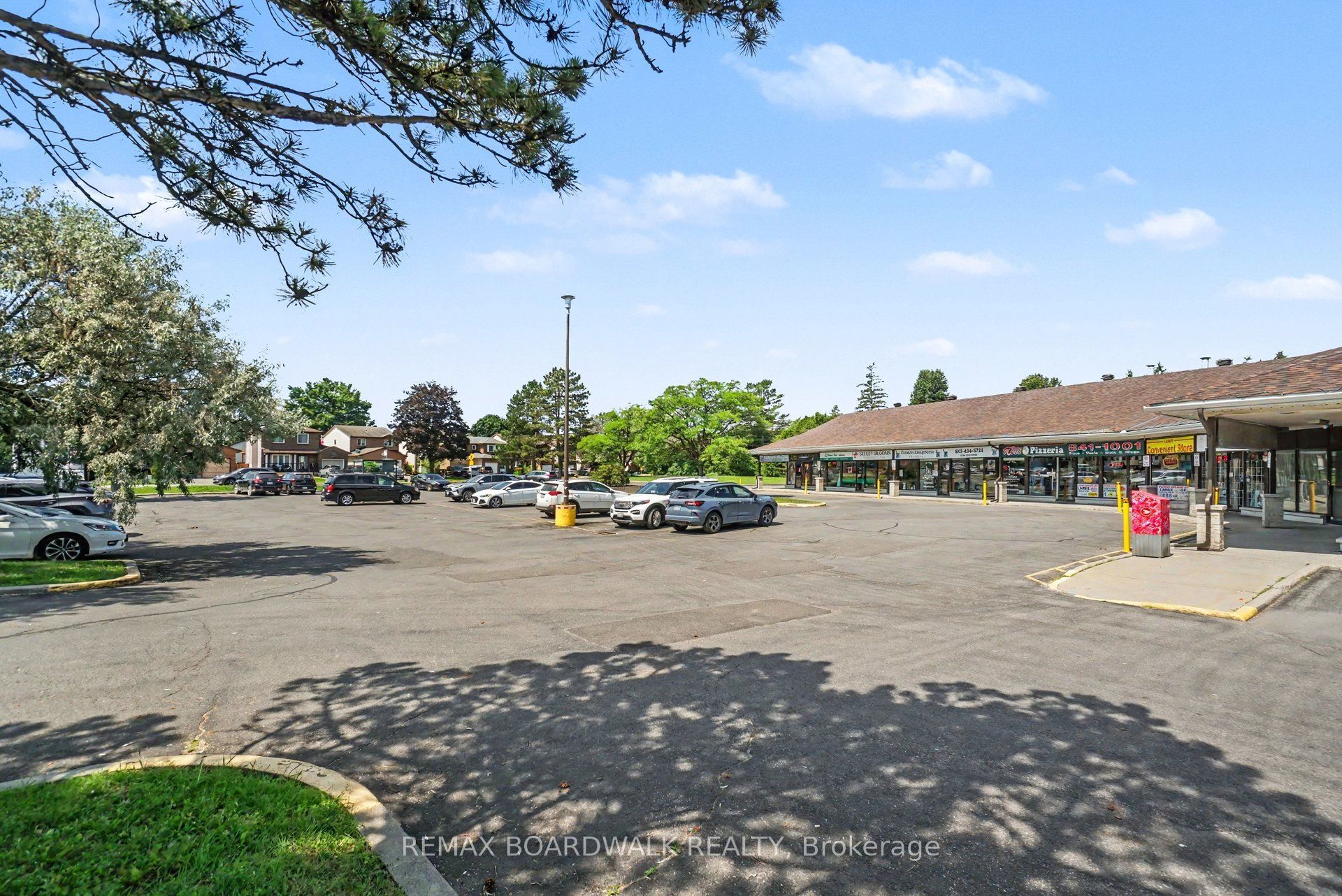375 Des Epinettes Avenue 1b Property Photo 3