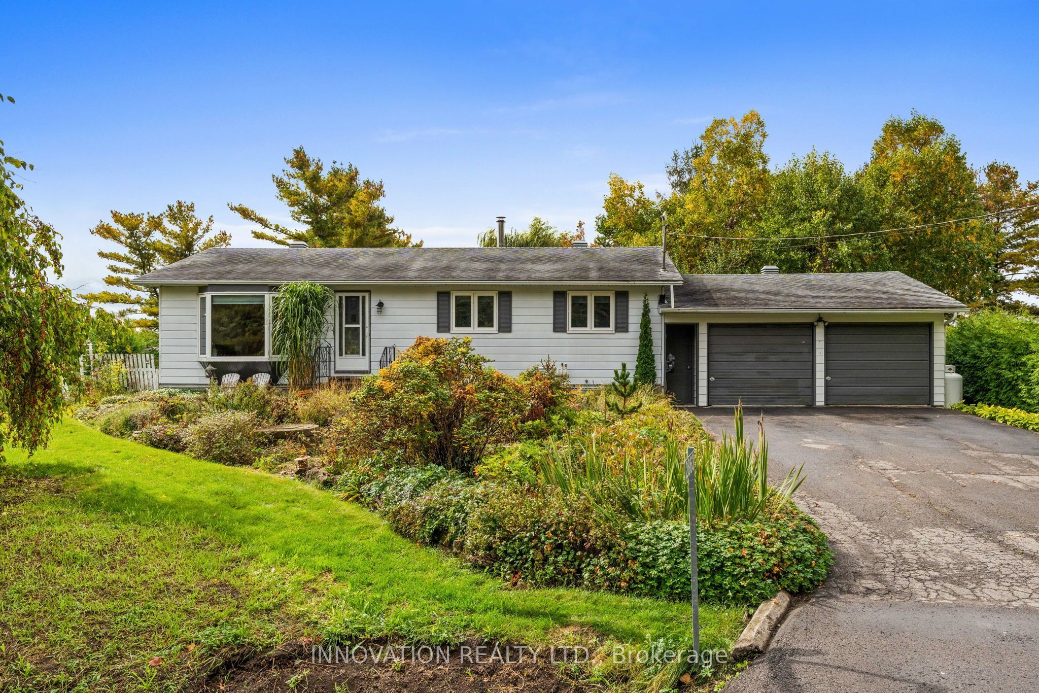 2863 John Shaw Road Property Photo 1
