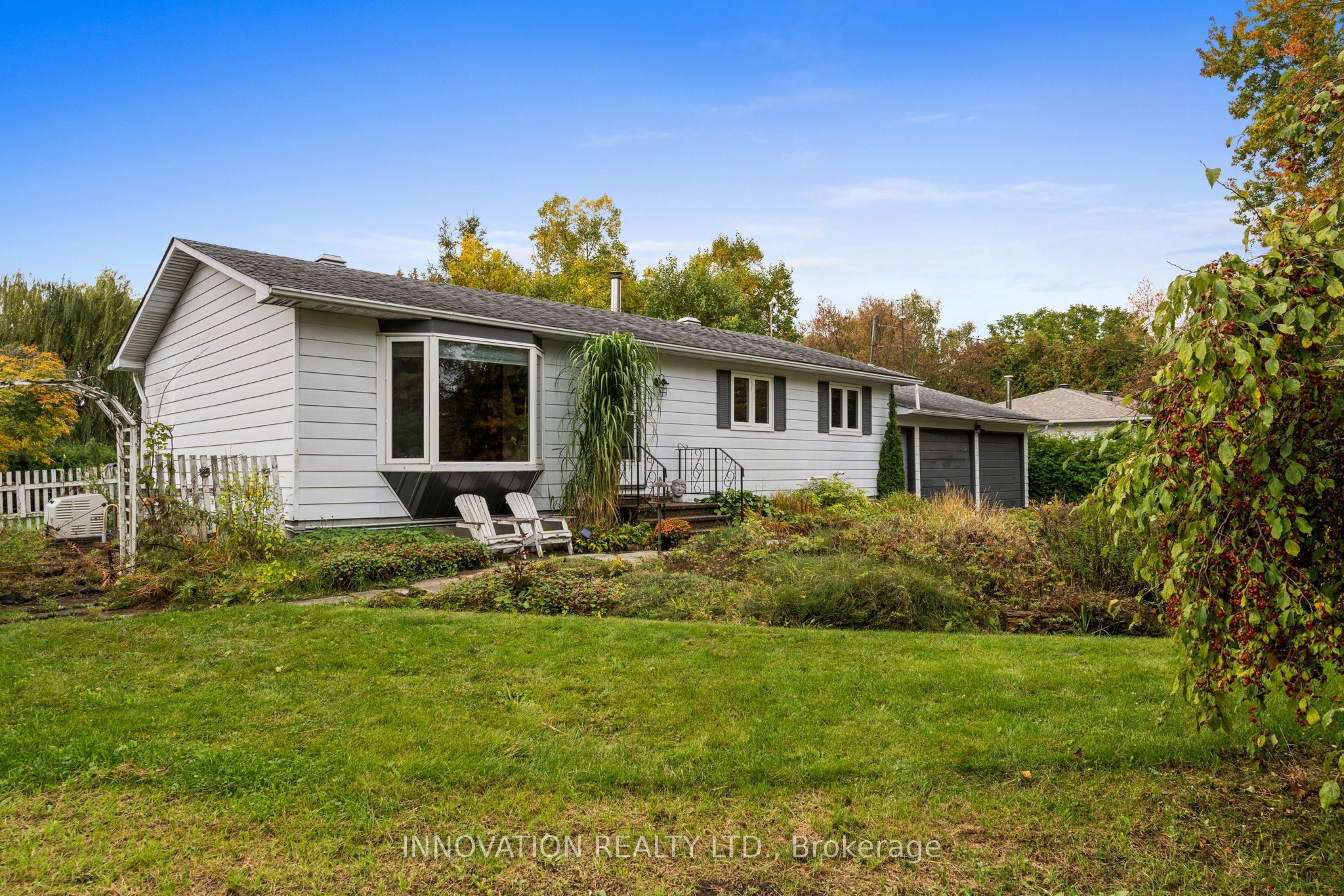 2863 John Shaw Road Property Photo 2