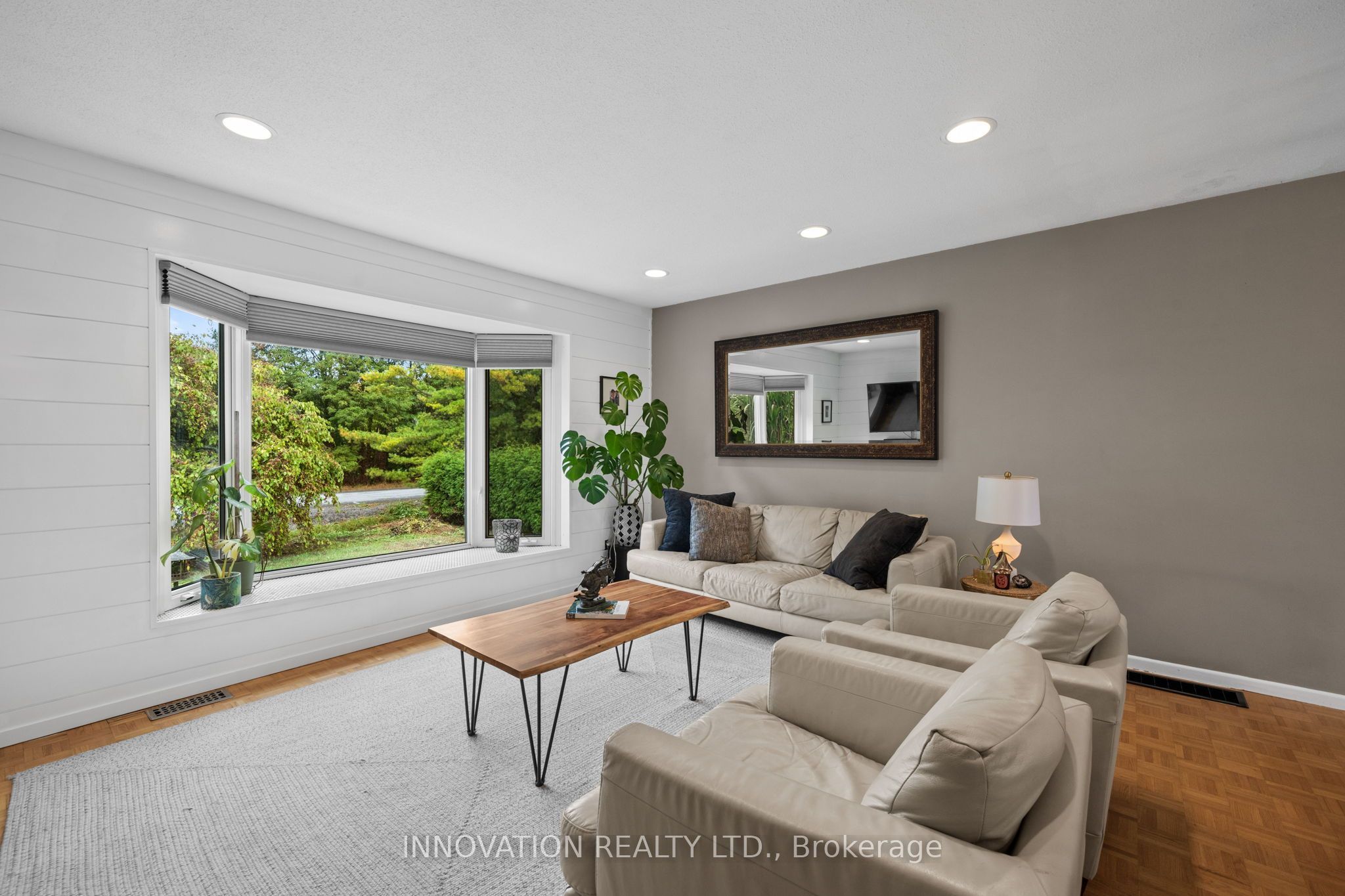 2863 John Shaw Road Property Photo 6