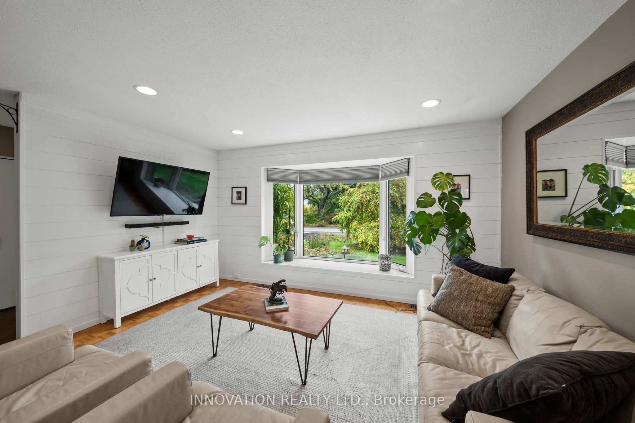 2863 John Shaw Road Property Photo 8