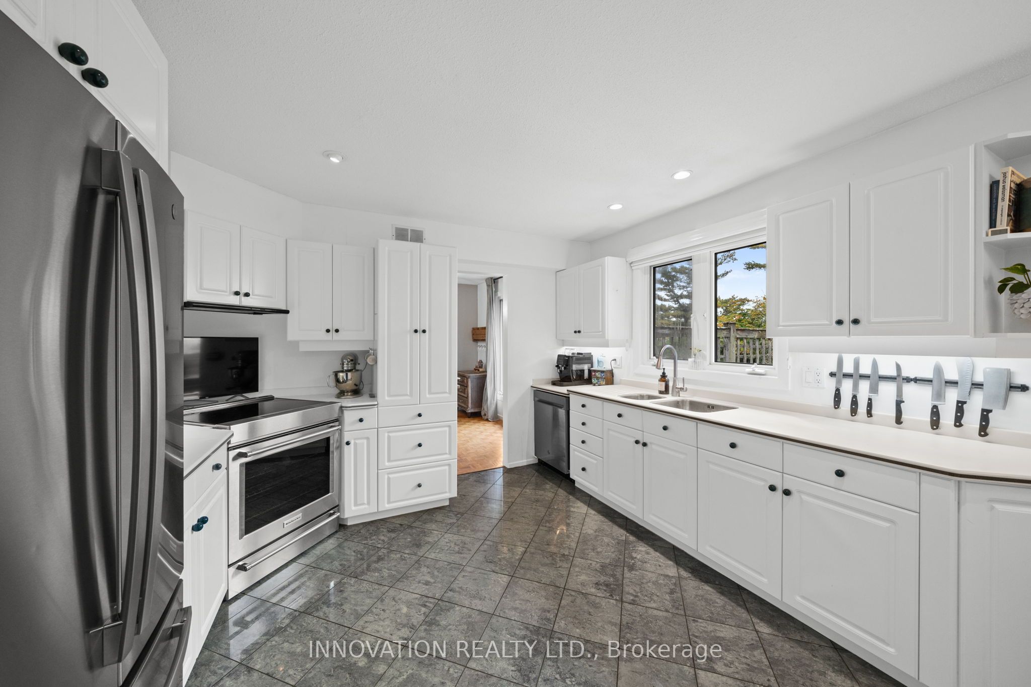 2863 John Shaw Road Property Photo 12