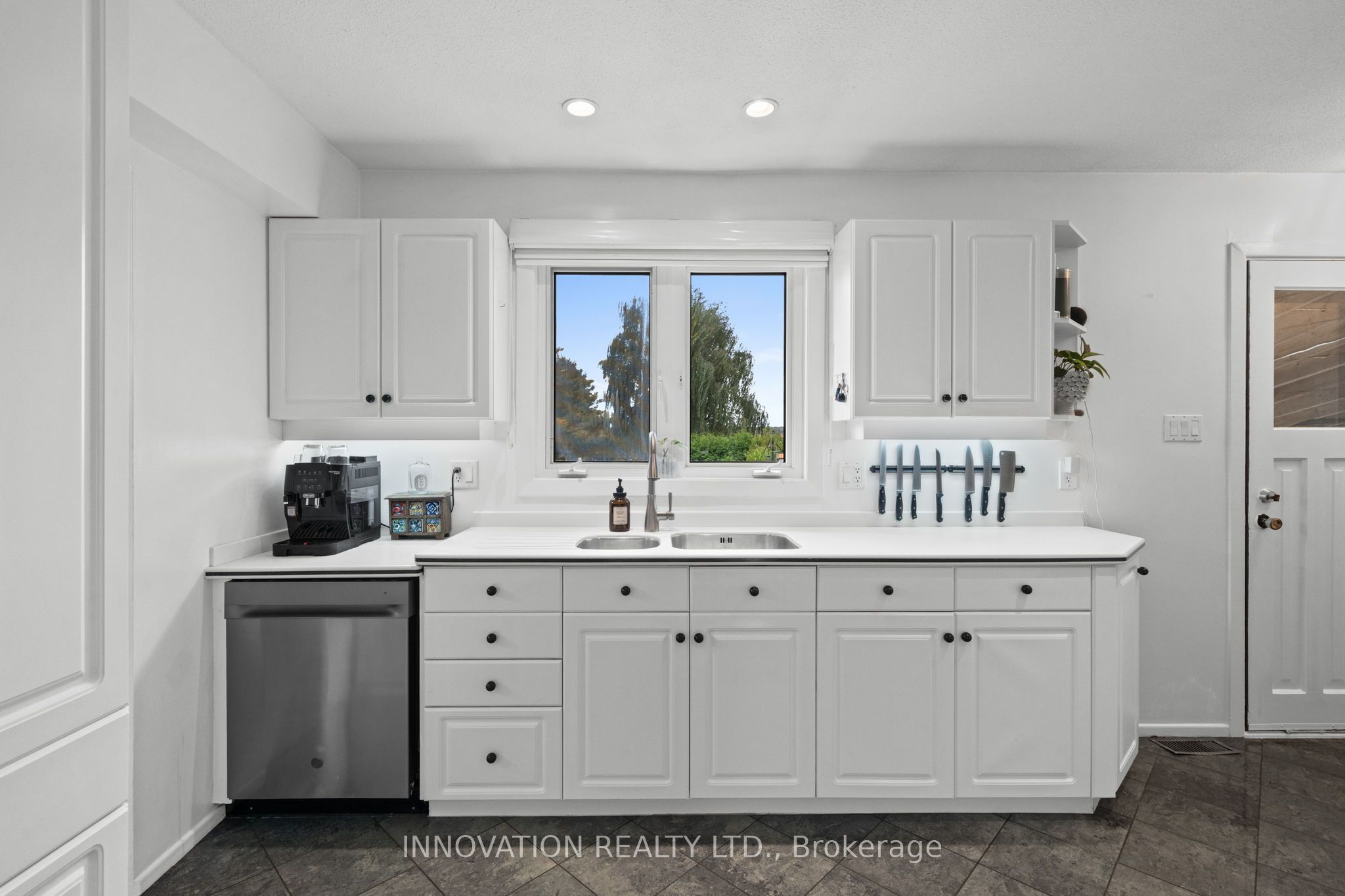 2863 John Shaw Road Property Photo 15