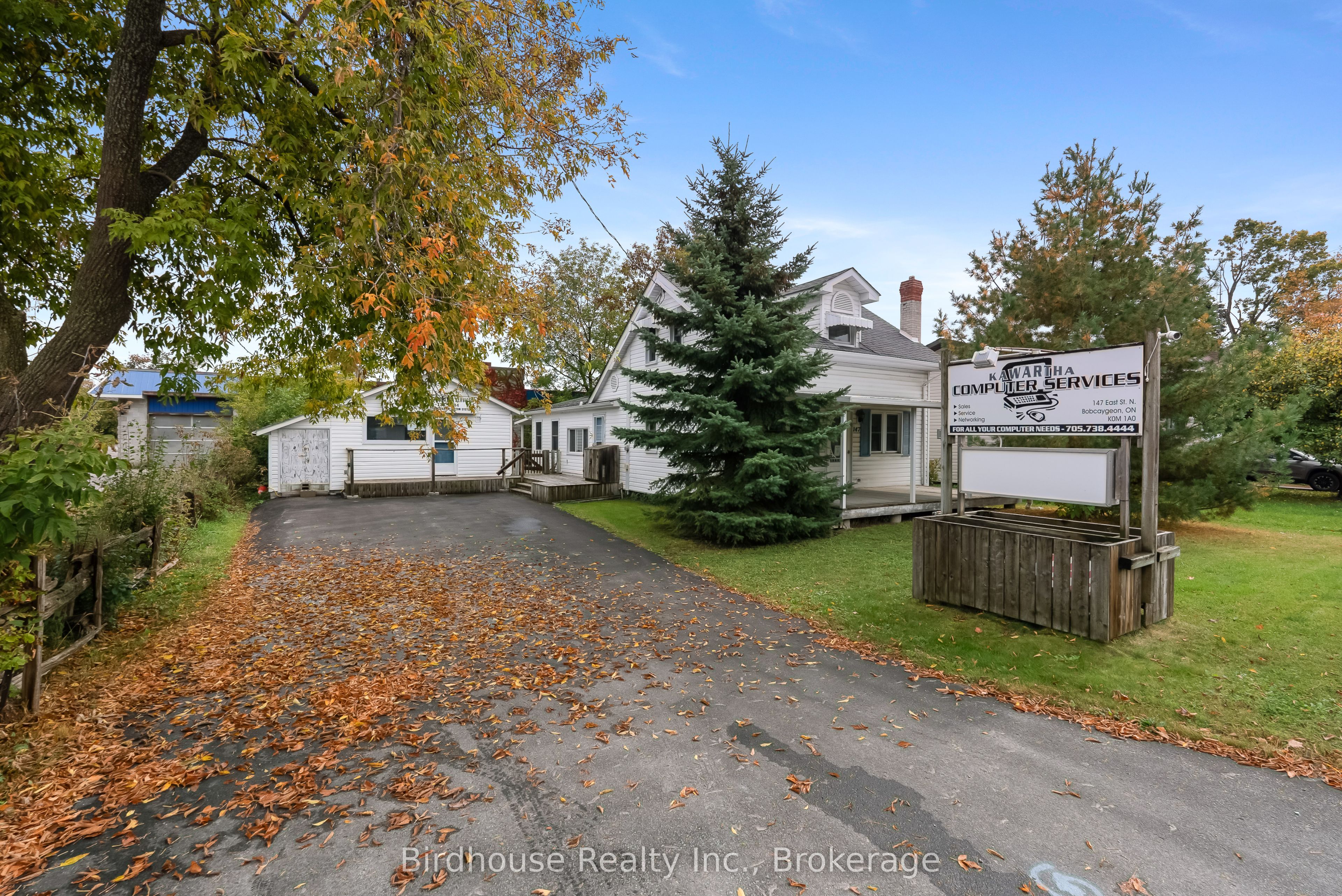 147 East Street N Property Photo 1