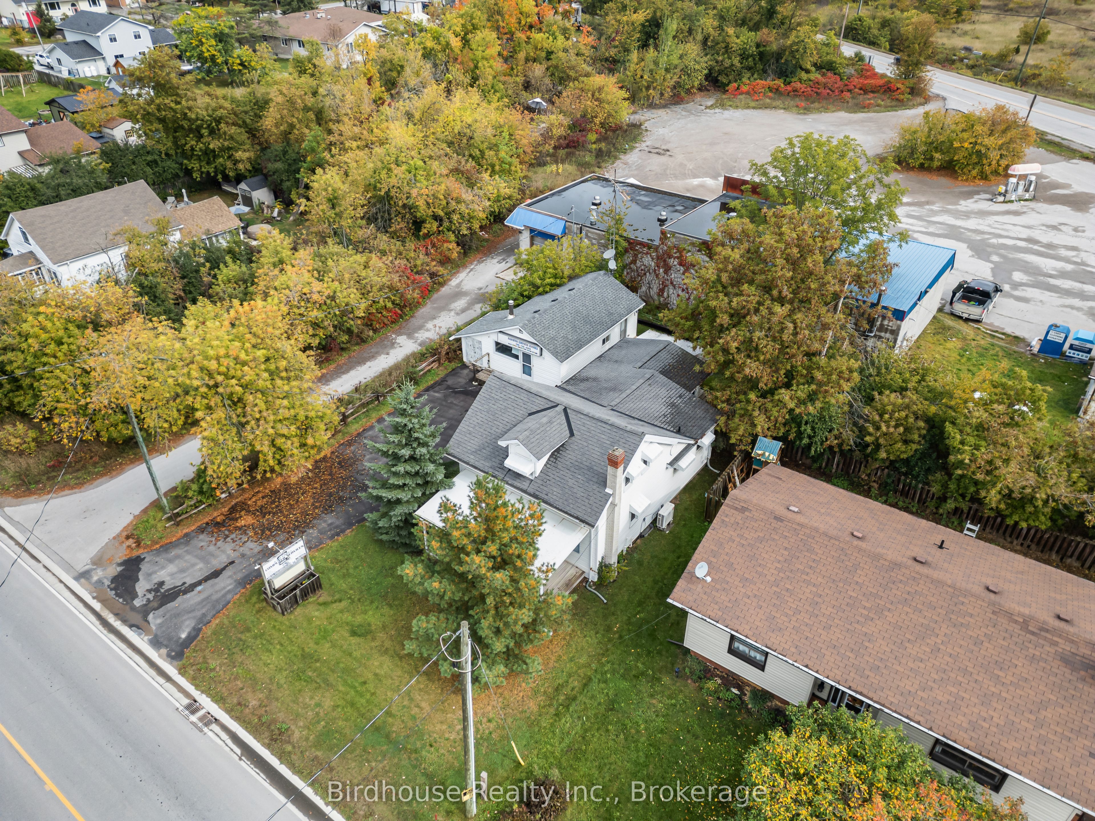 147 East Street N Property Photo 5