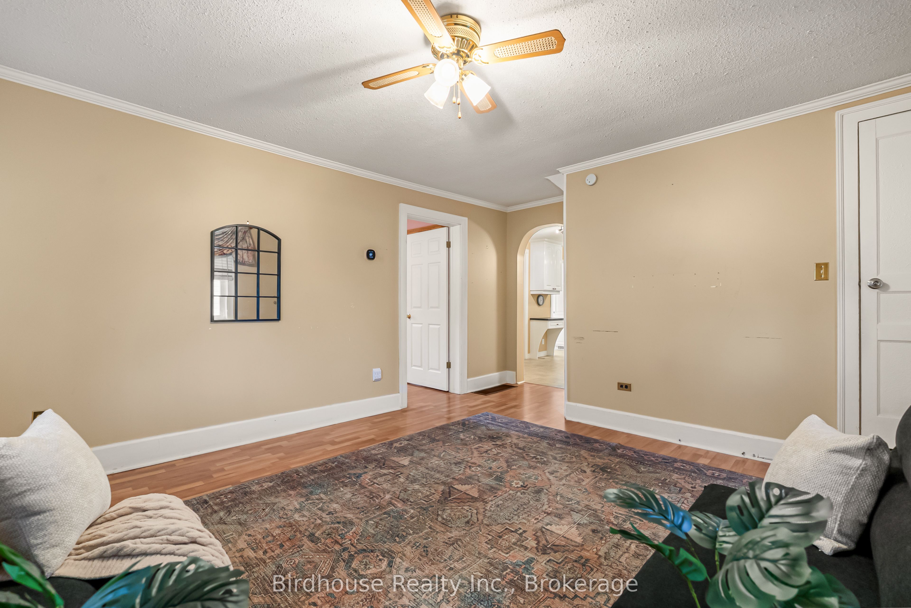 147 East Street N Property Photo 8