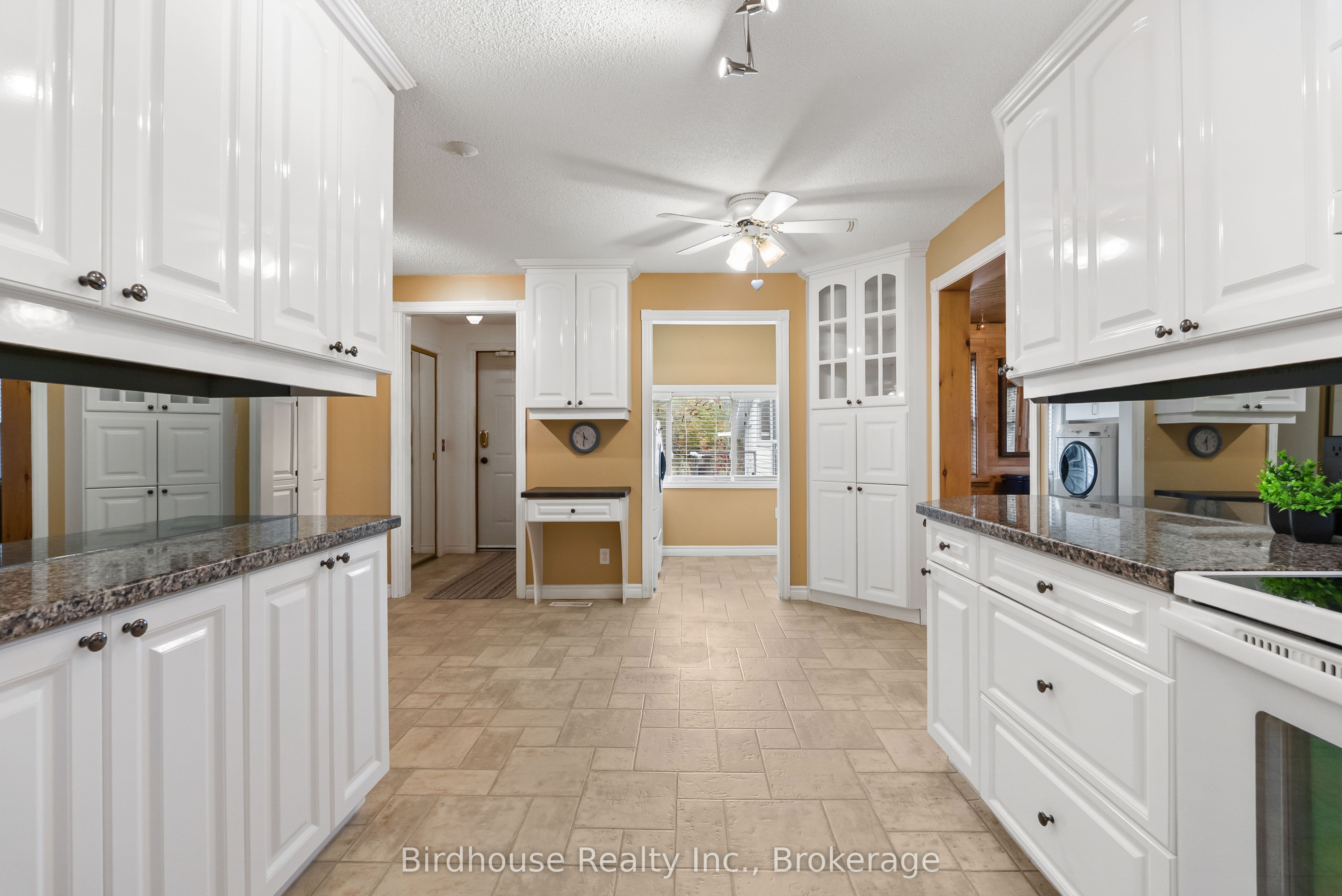 147 East Street N Property Photo 12