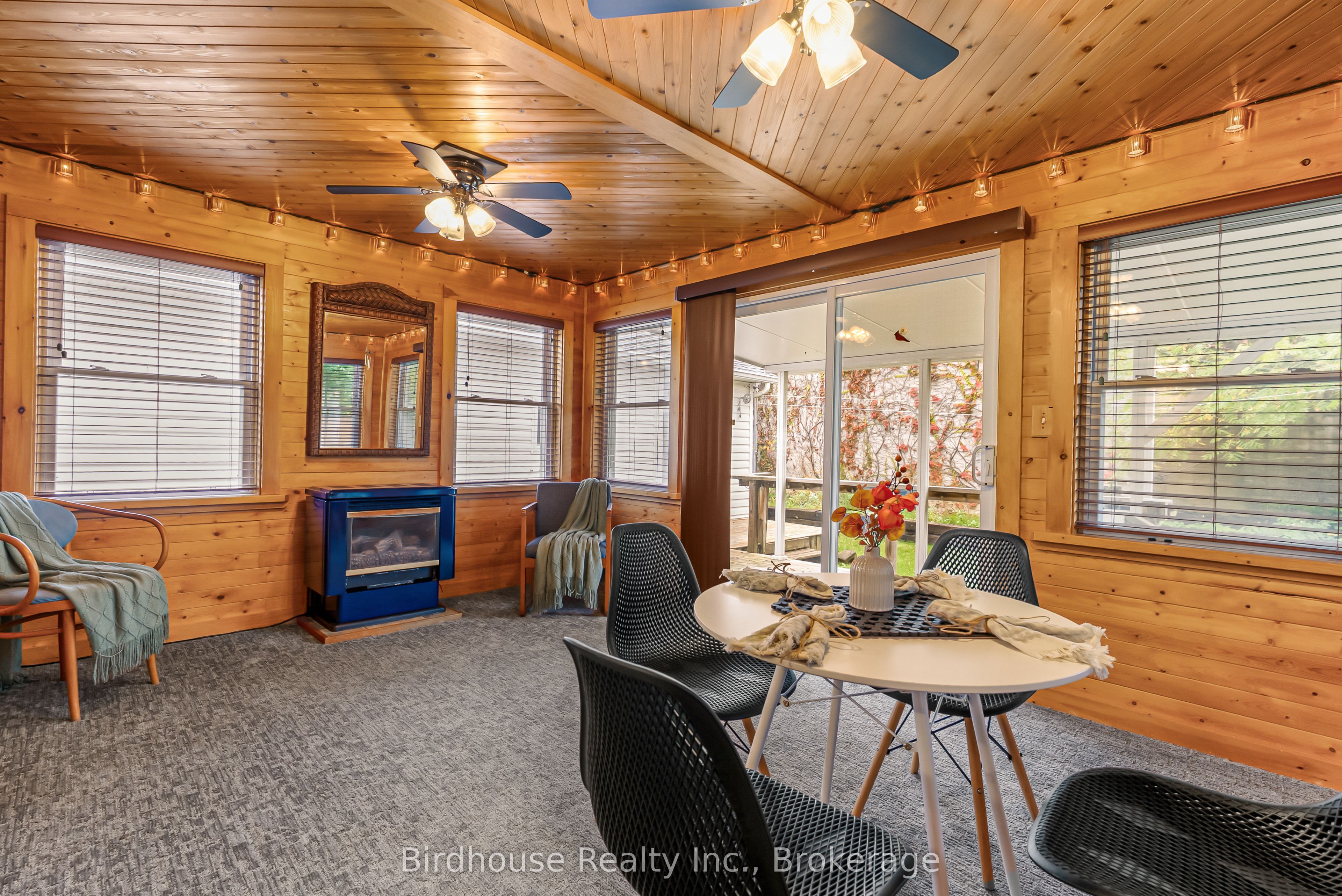 147 East Street N Property Photo 14