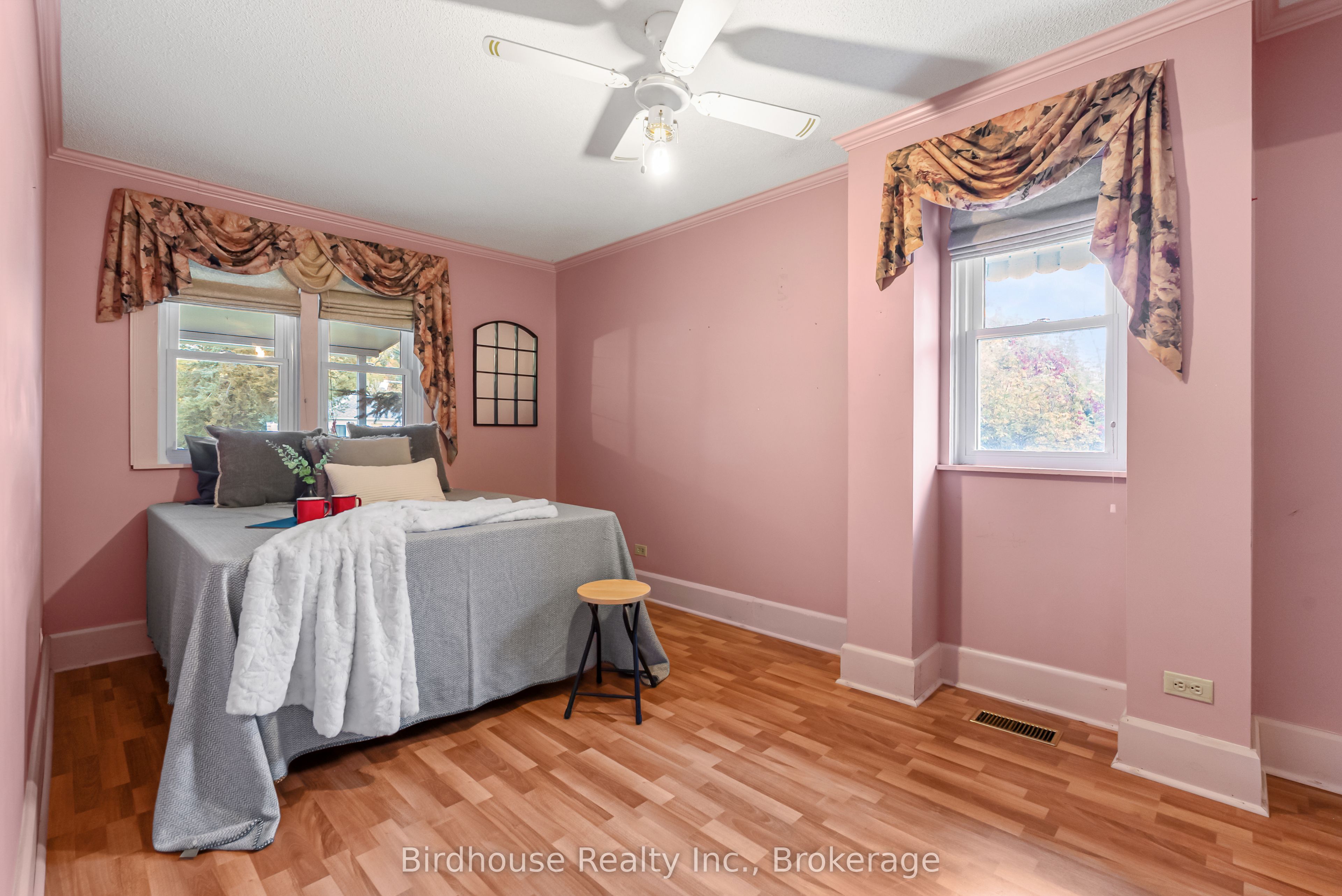 147 East Street N Property Photo 18