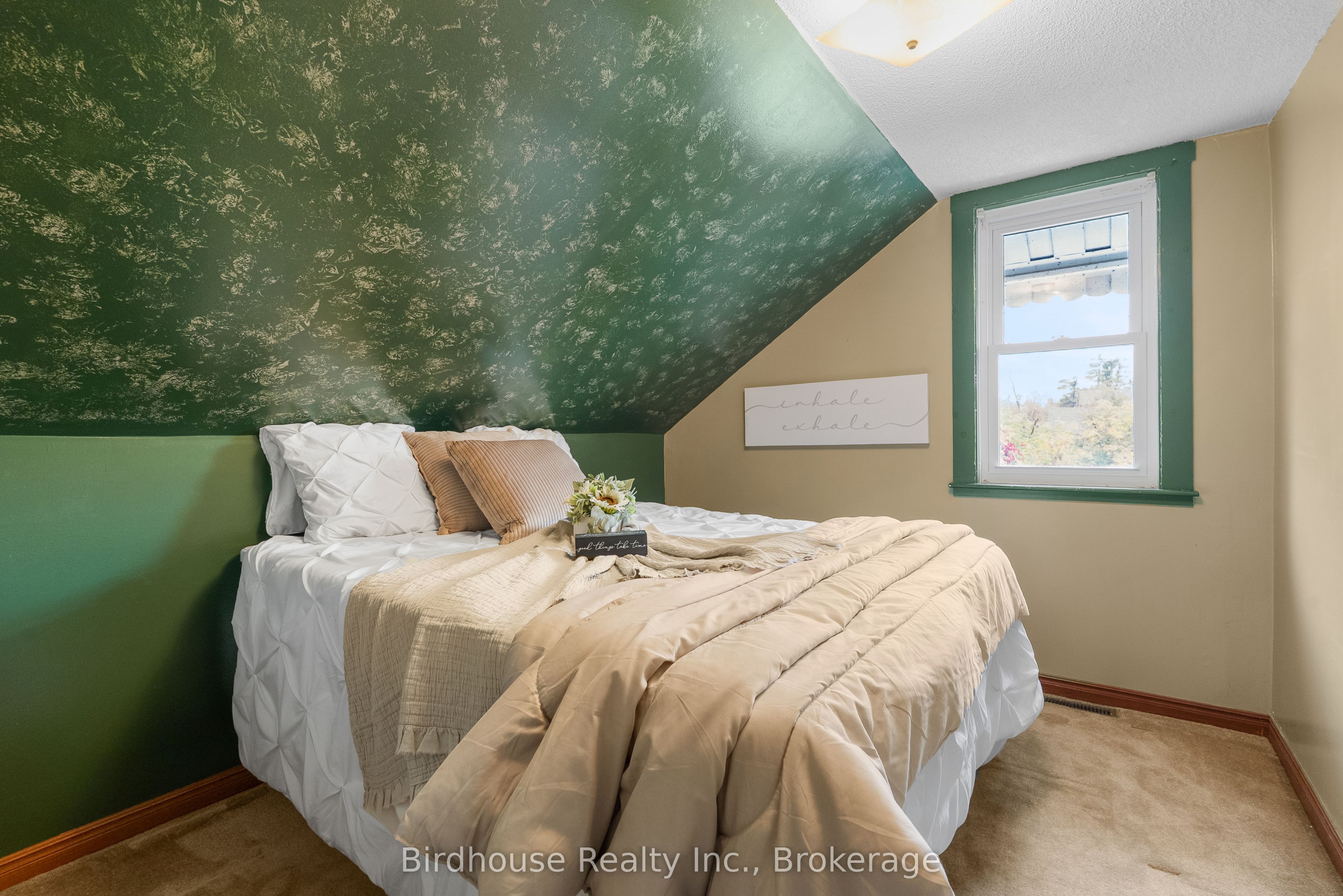 147 East Street N Property Photo 20