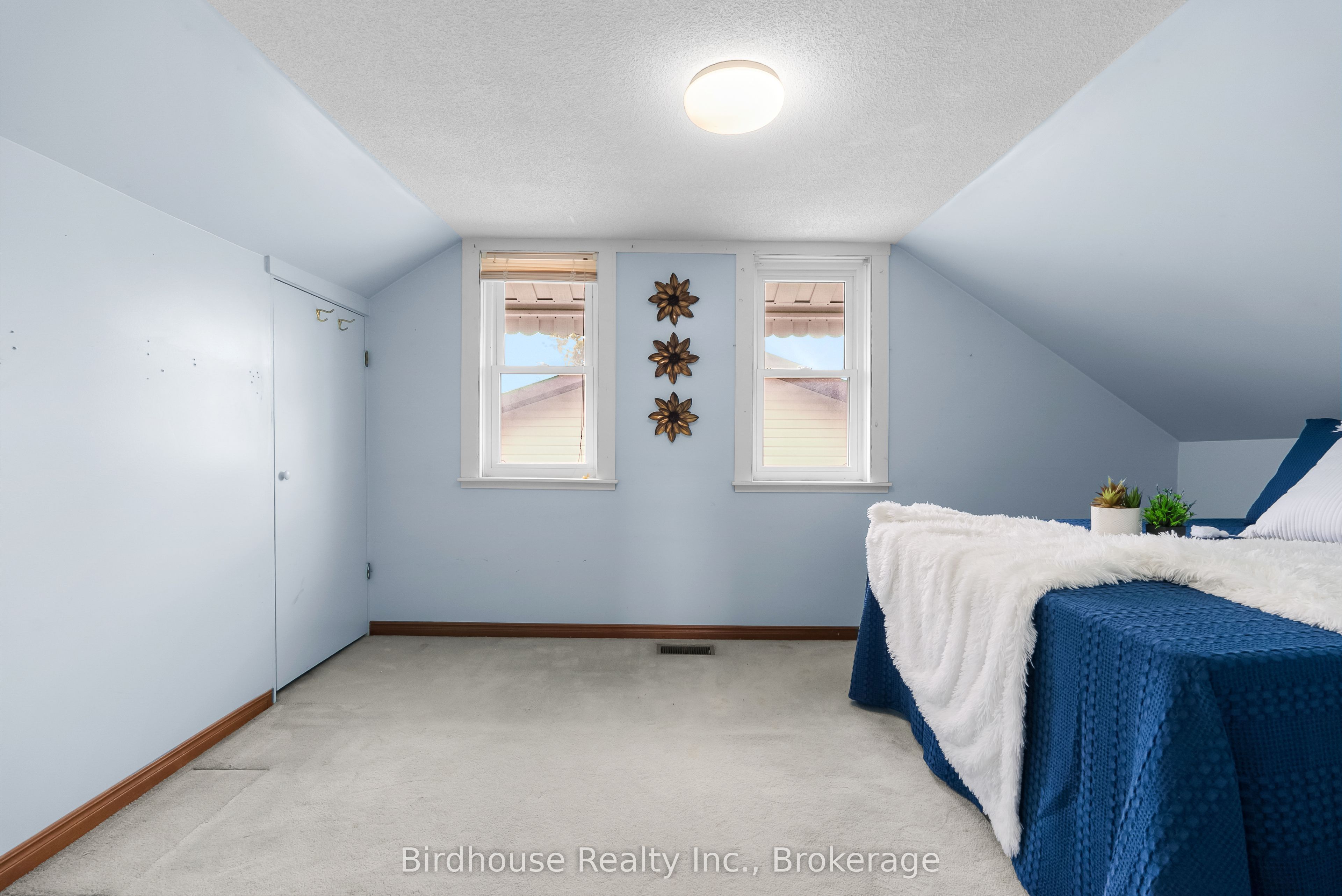 147 East Street N Property Photo 21