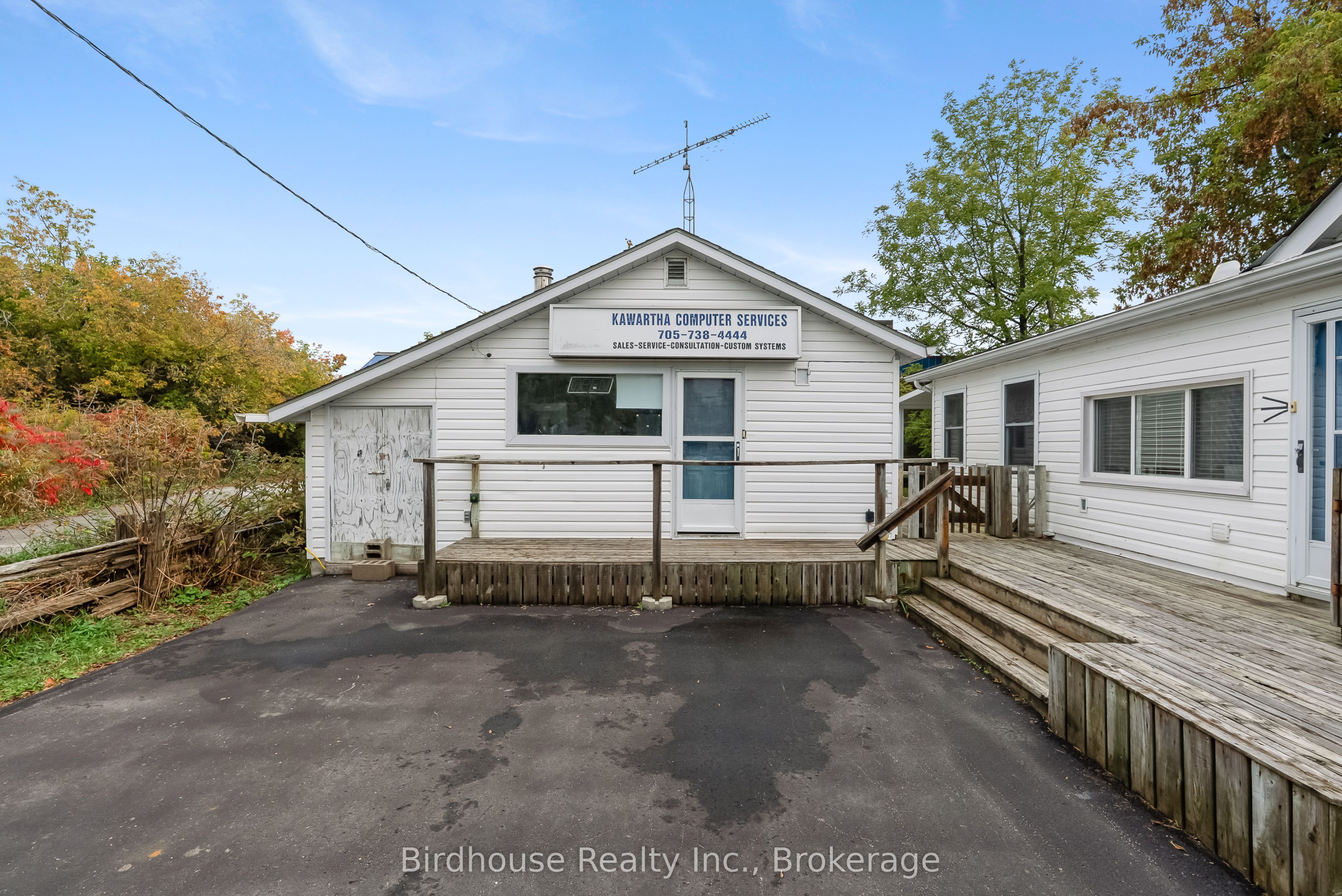 147 East Street N Property Photo 24