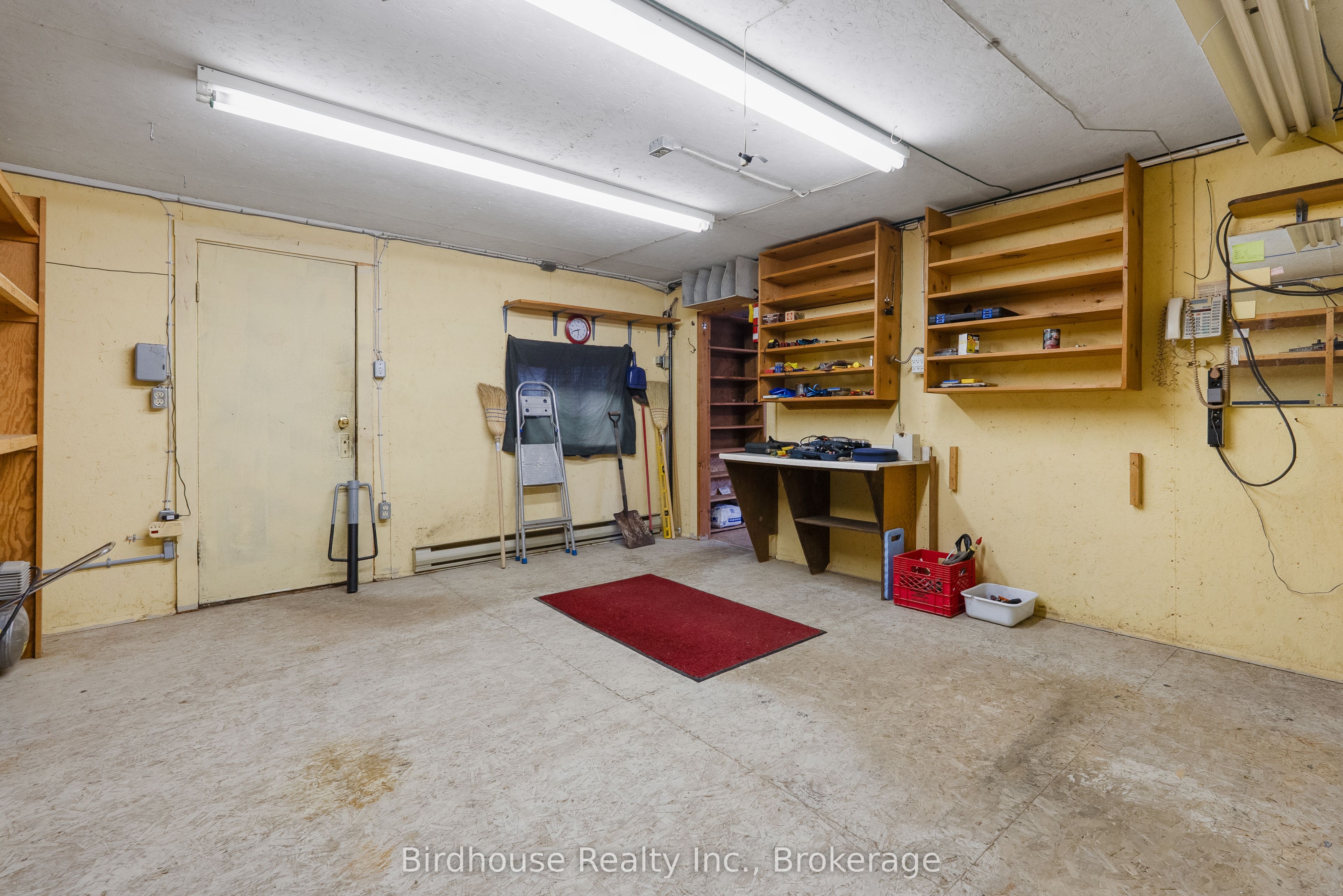 147 East Street N Property Photo 28