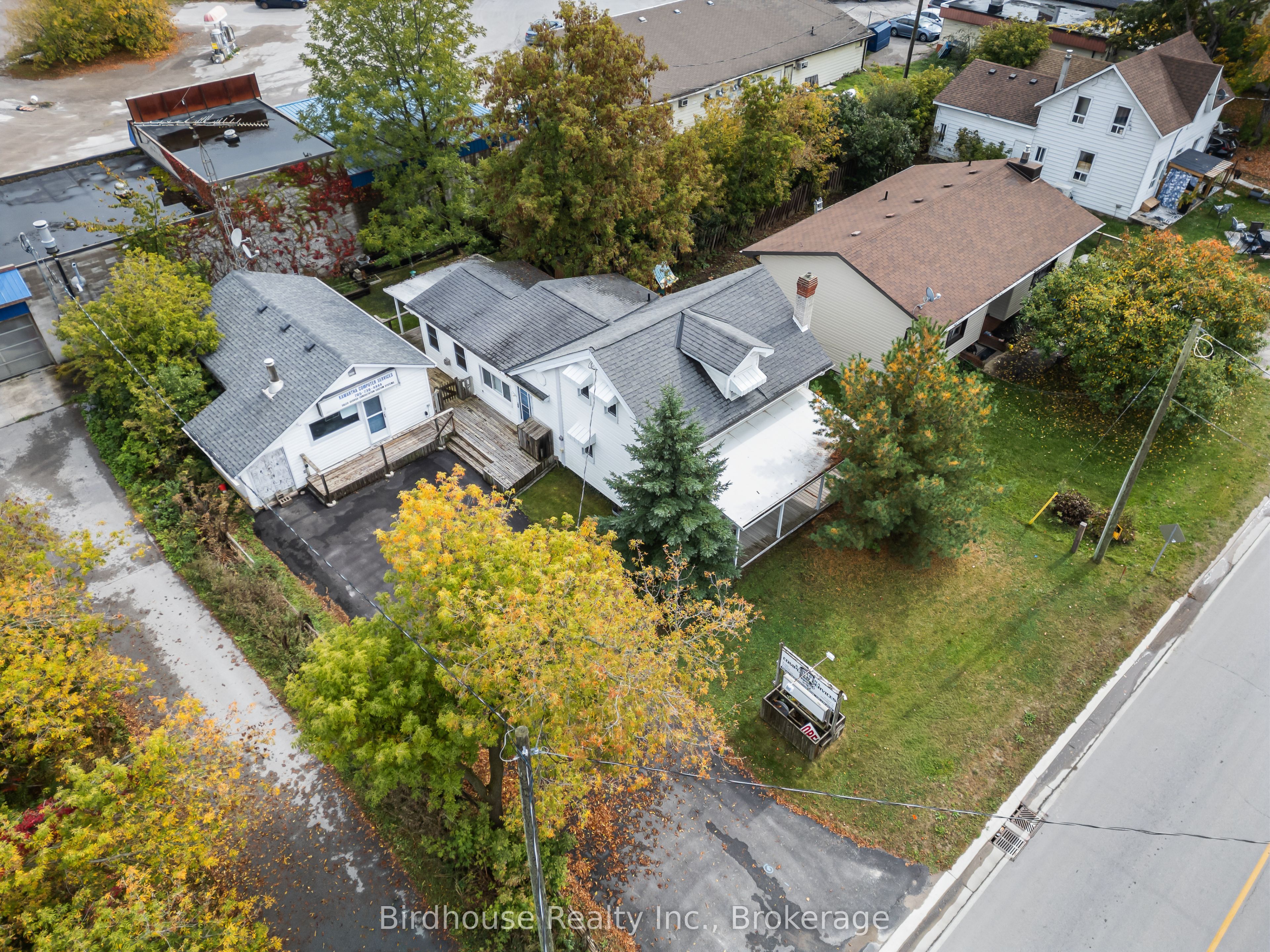 147 East Street N Property Photo 34