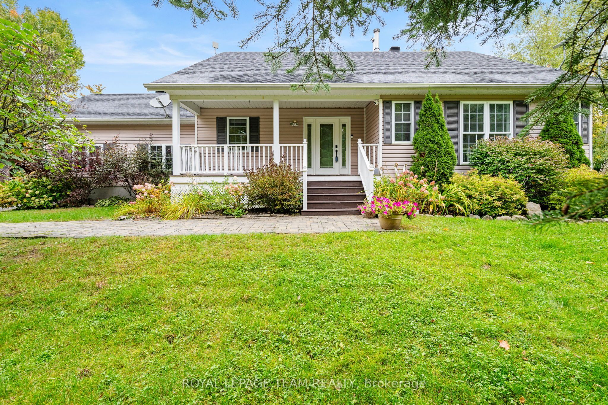 5040 Stonecrest Road Property Photo 1