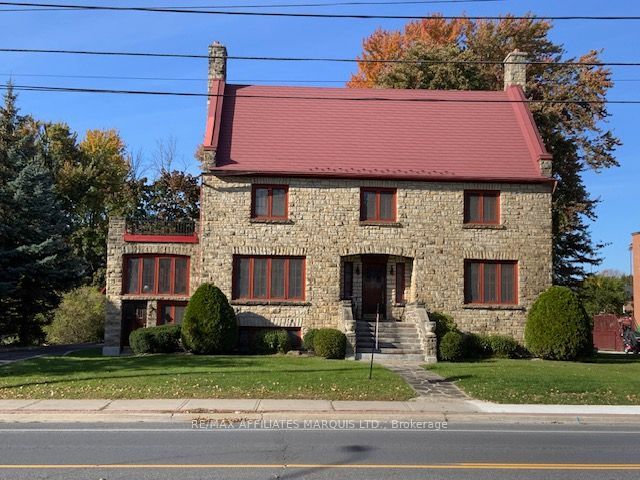 425 Second St. E Street E Property Photo 2