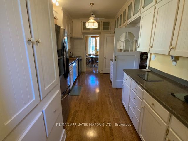 425 Second St. E Street E Property Photo 16