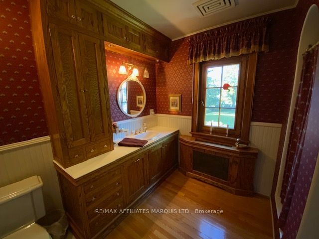 425 Second St. E Street E Property Photo 20